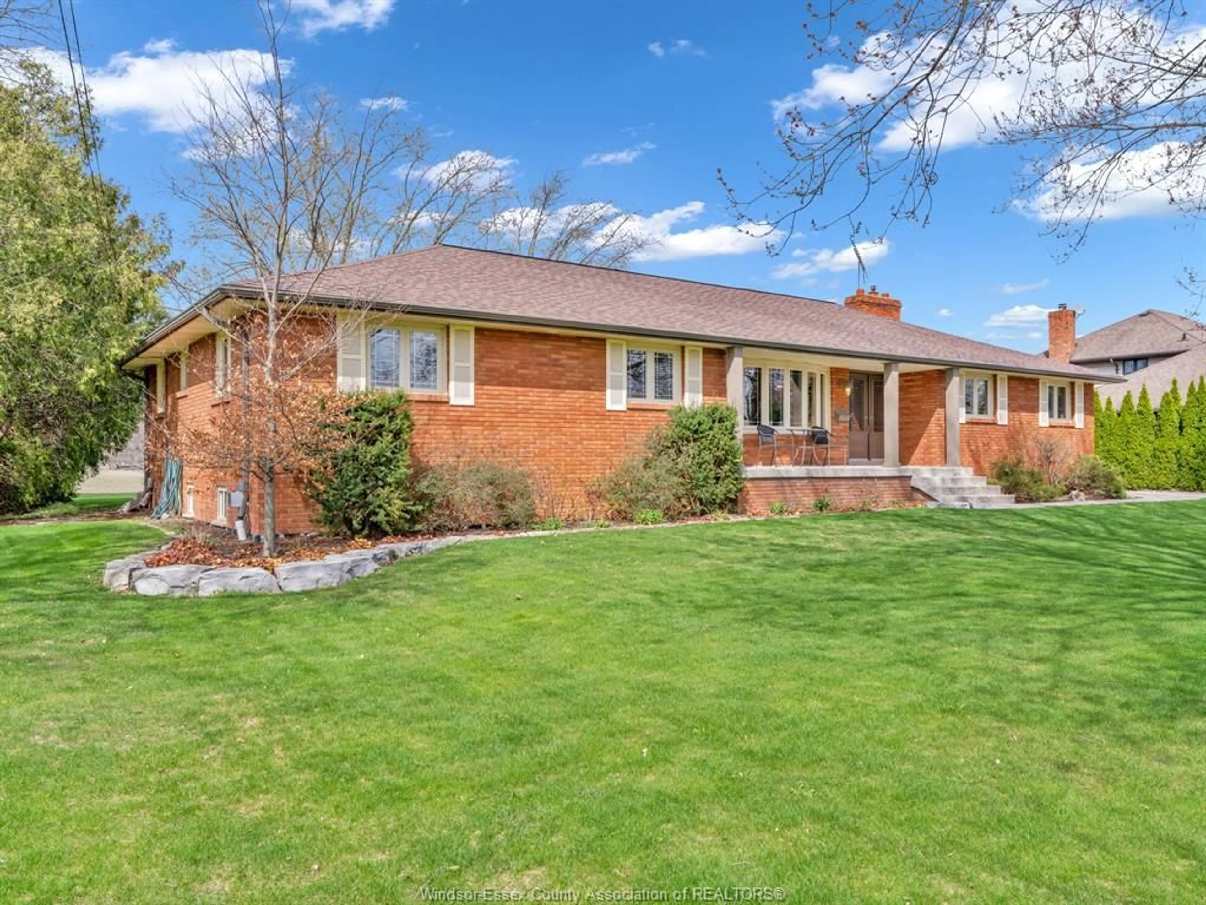 Home with brick exterior material, street for 2740 BOUFFARD, LaSalle Ontario N9H 1W2