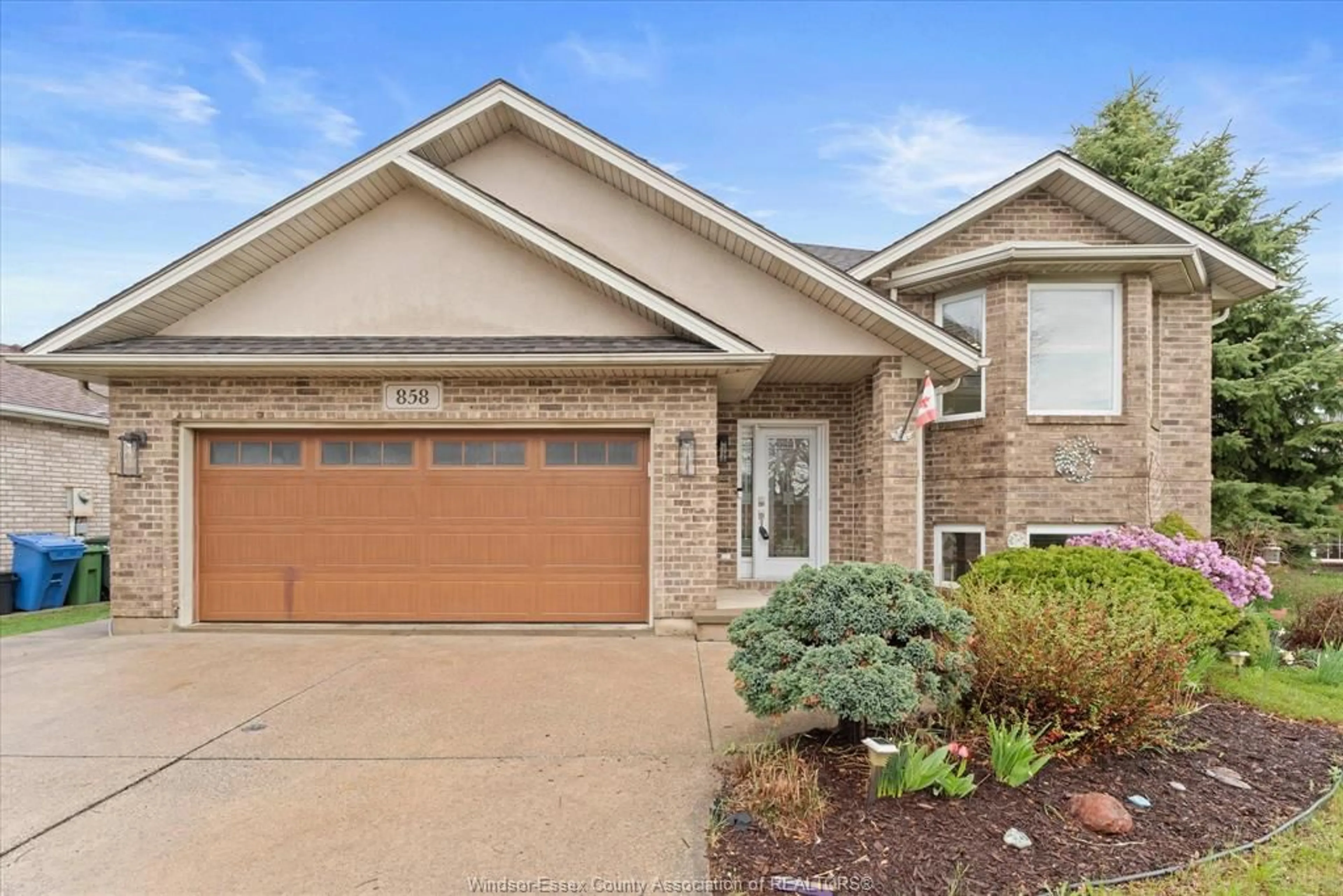 Home with brick exterior material, street for 858 Hacienda, Windsor Ontario N9G 2T1