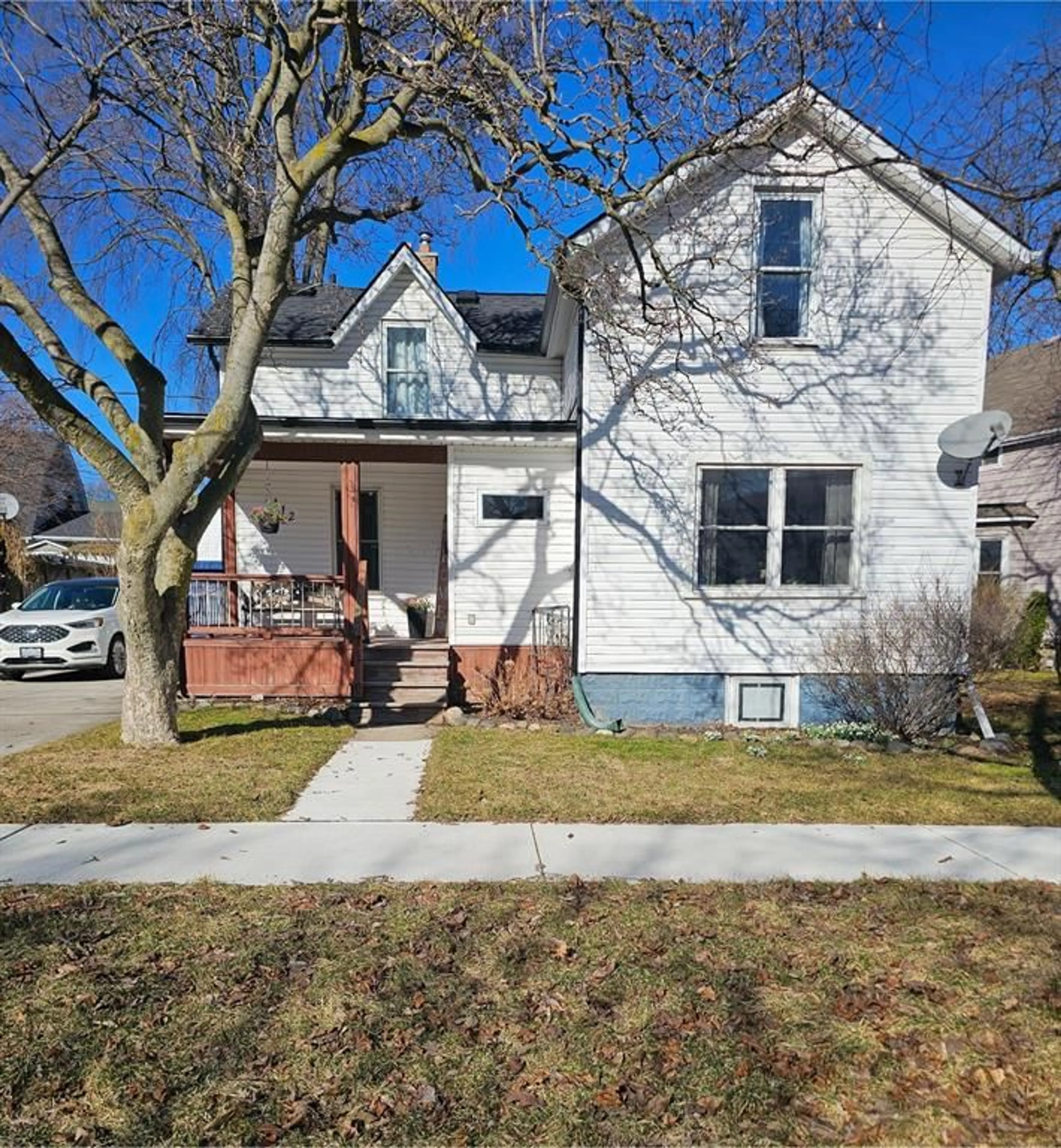 Home with brick exterior material, street for 112 ESSEX St, Sarnia Ontario N7T 4R7