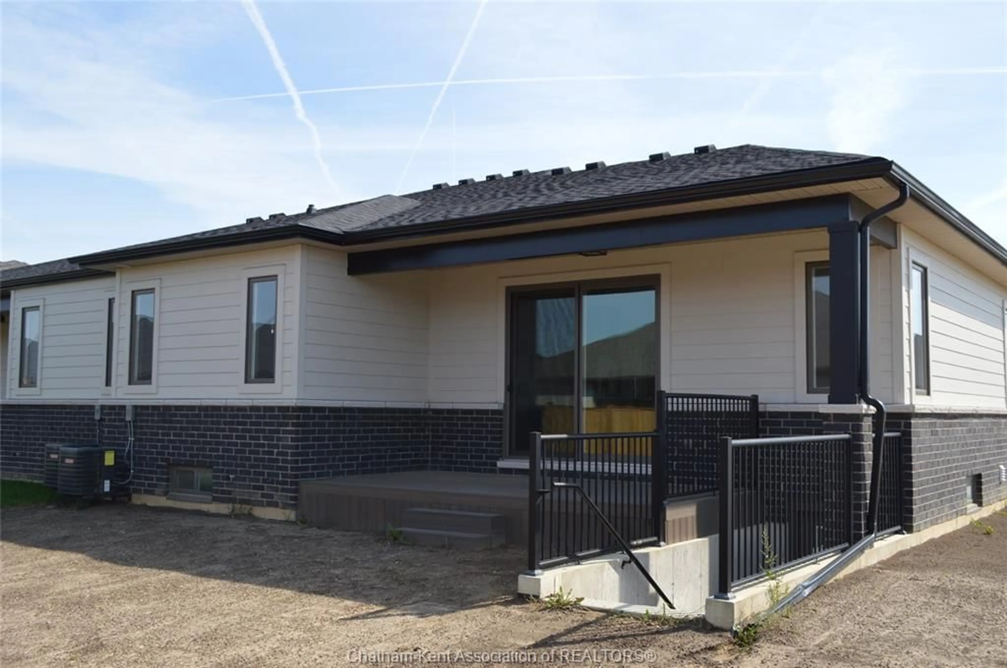 Home with brick exterior material, building for 25 Duskridge Rd, Chatham Ontario N7L 0G7