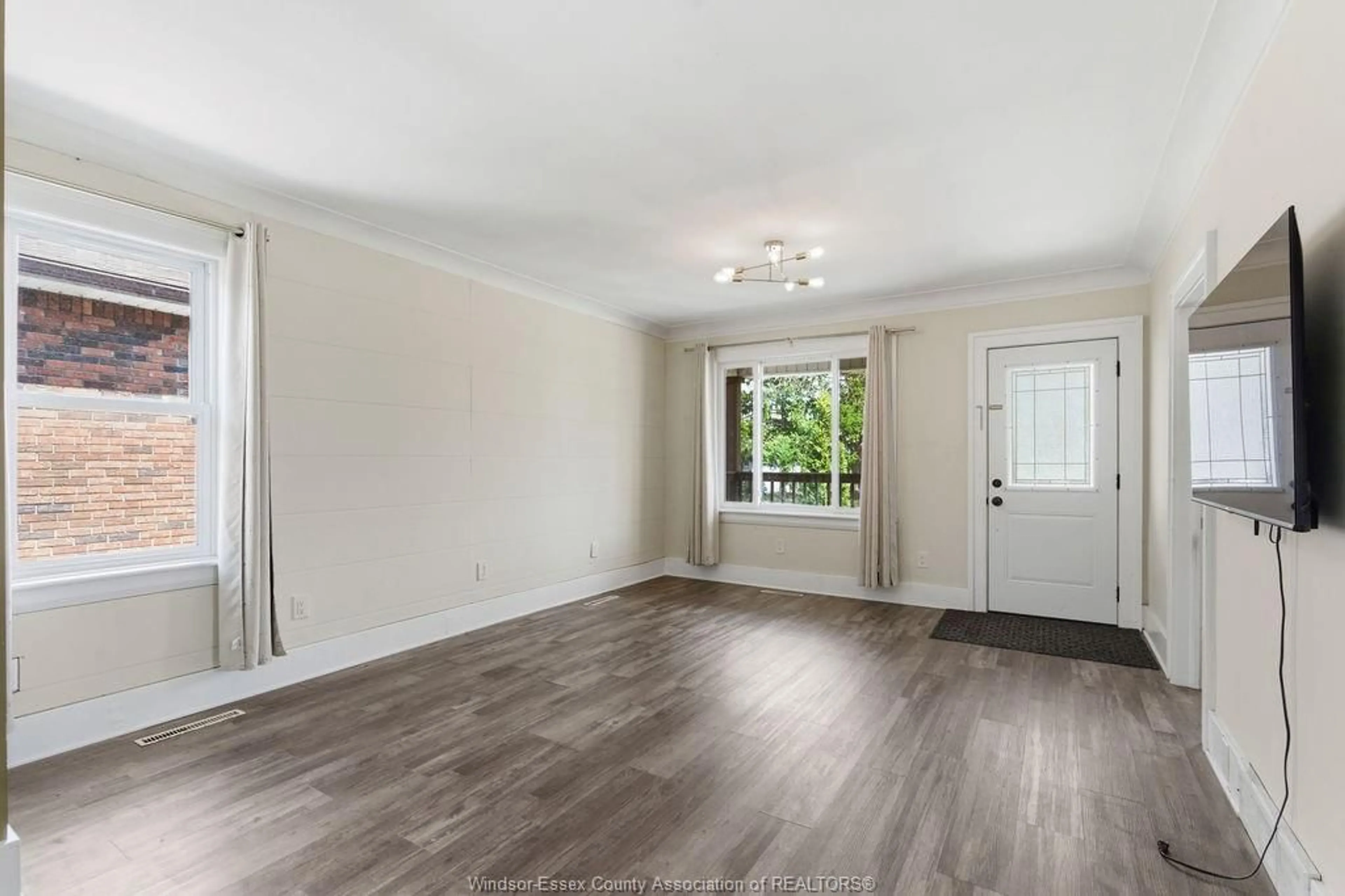 A pic of a room for 1245 GEORGE, Windsor Ontario N8Y 2X7