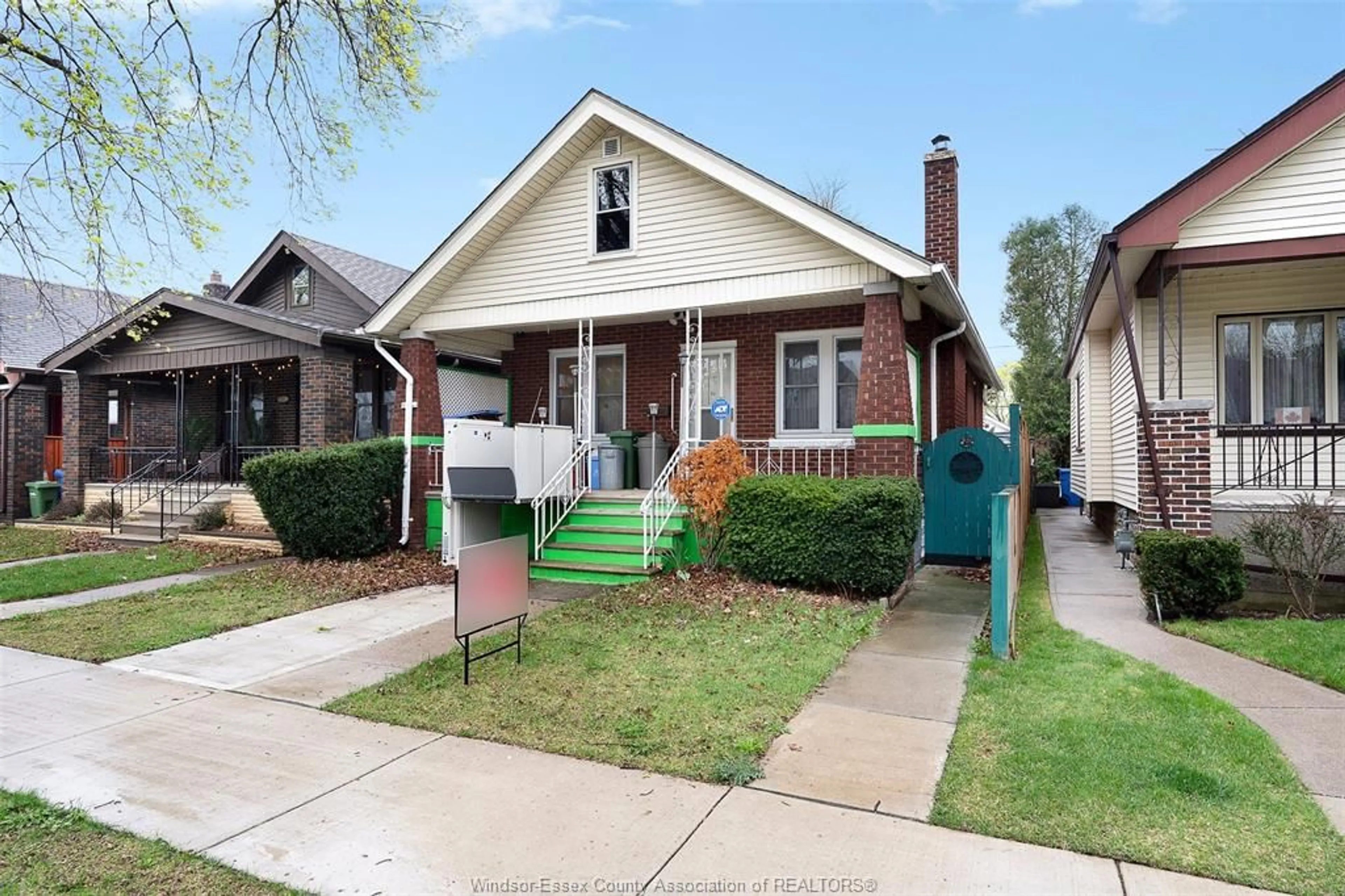 Home with brick exterior material, street for 1845 LINCOLN Rd, Windsor Ontario N8W 2P6