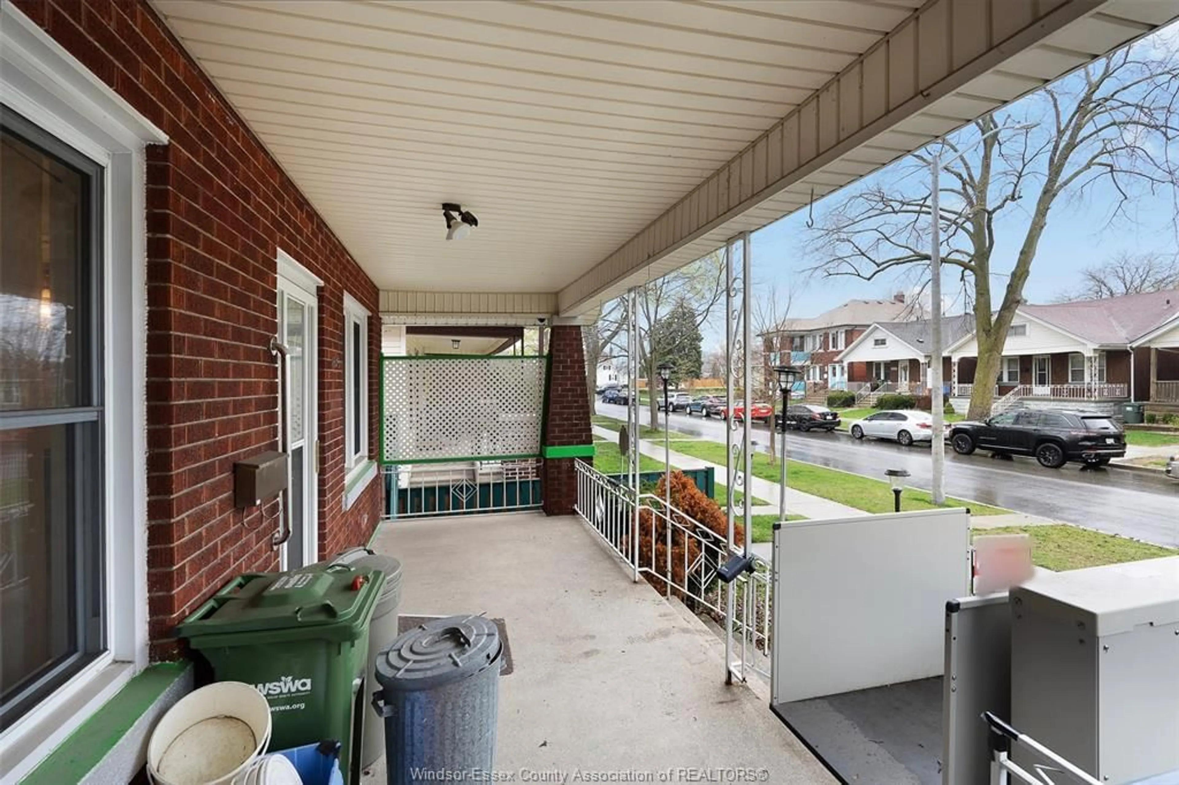 Patio, street for 1845 LINCOLN Rd, Windsor Ontario N8W 2P6