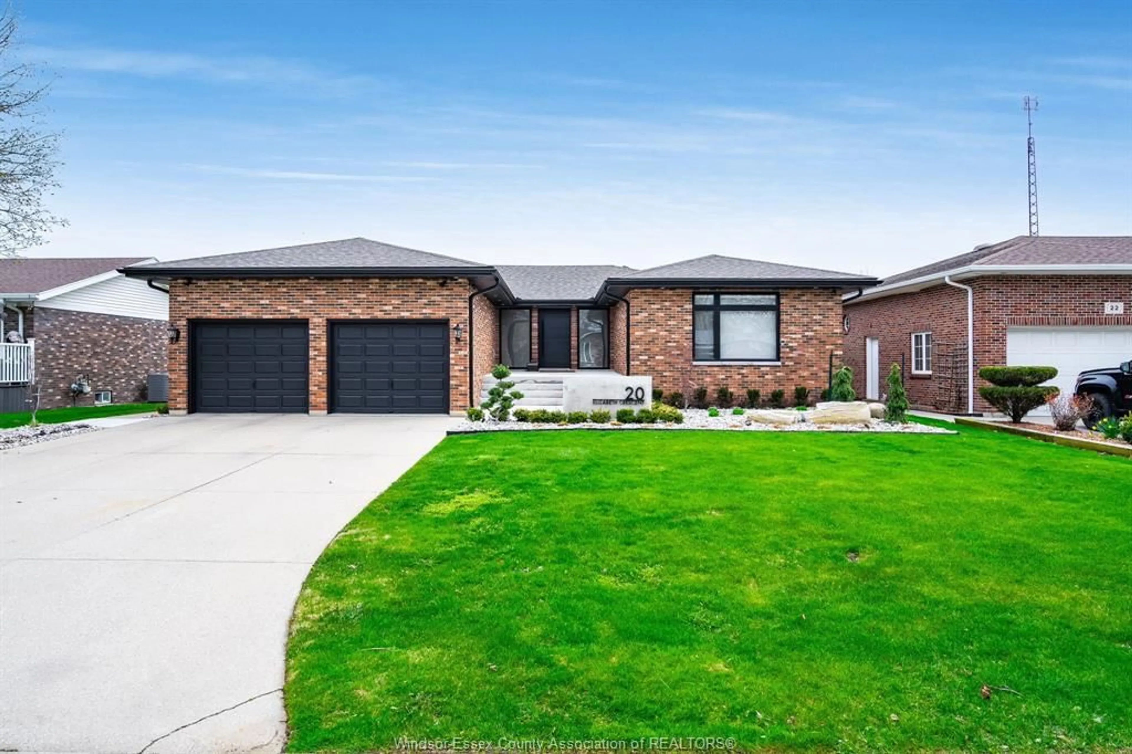 Home with brick exterior material, street for 20 Elizabeth Cres, Leamington Ontario N8H 4Y1