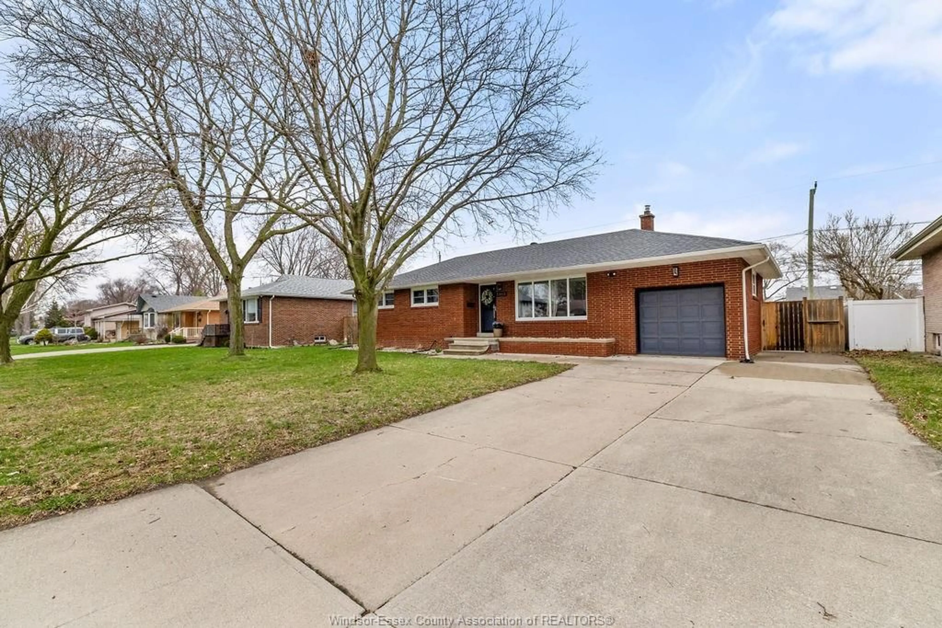 Home with brick exterior material, street for 1064 VIRGINIA Ave, Windsor Ontario N8S 2Y7
