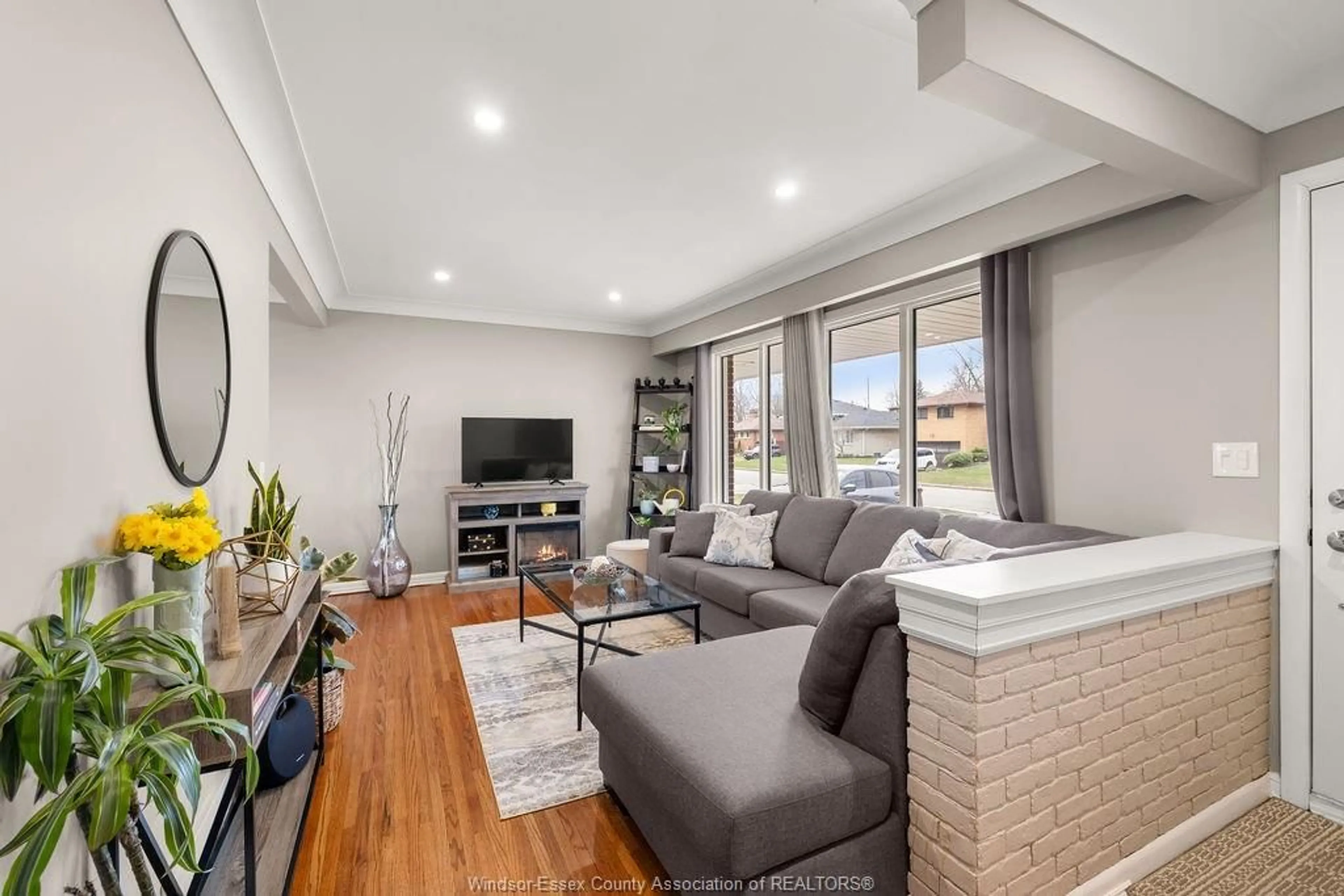 Living room with furniture, unknown for 1064 VIRGINIA Ave, Windsor Ontario N8S 2Y7