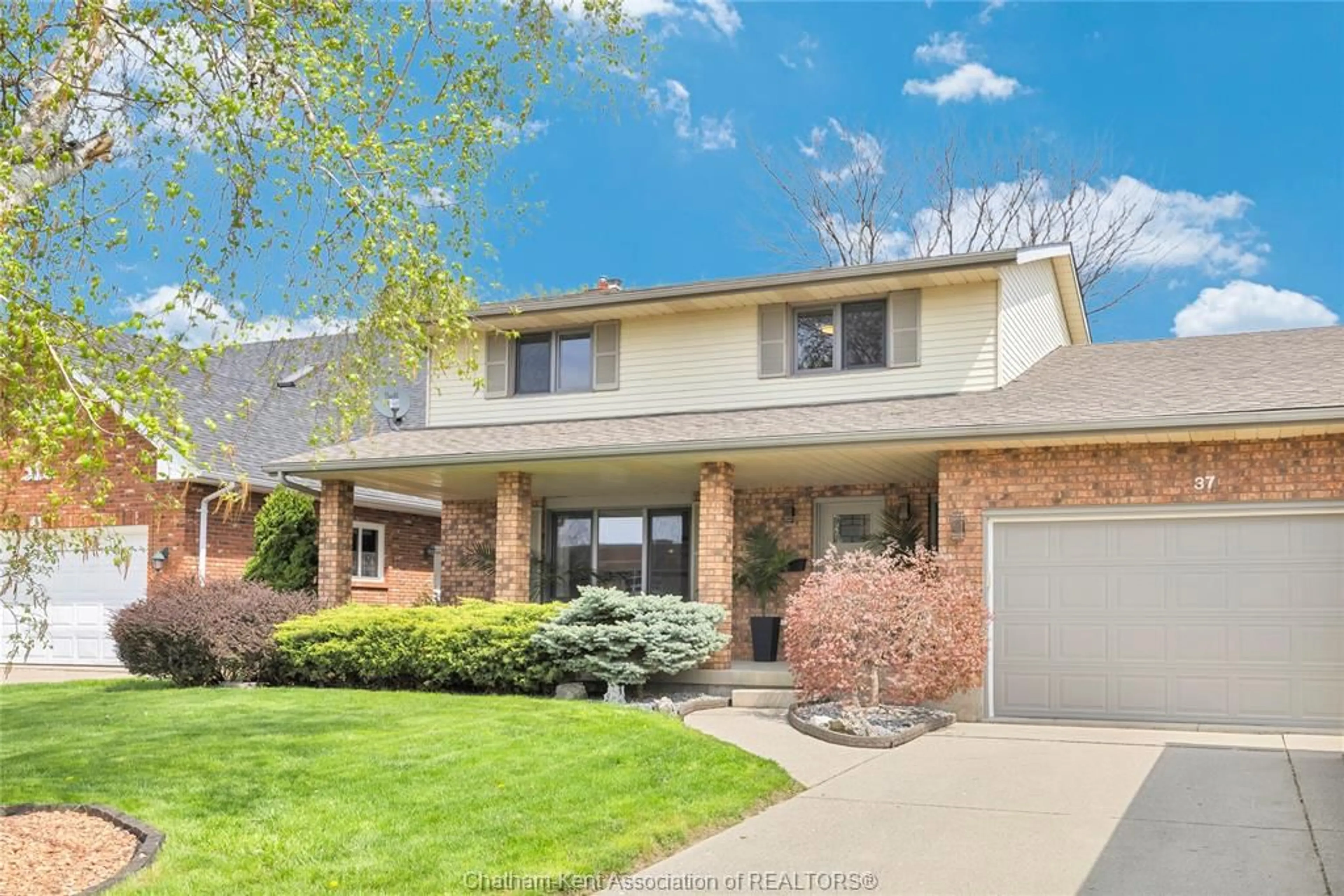 Home with brick exterior material, street for 37 ORANGEWOOD Blvd, Chatham Ontario N7L 5G9
