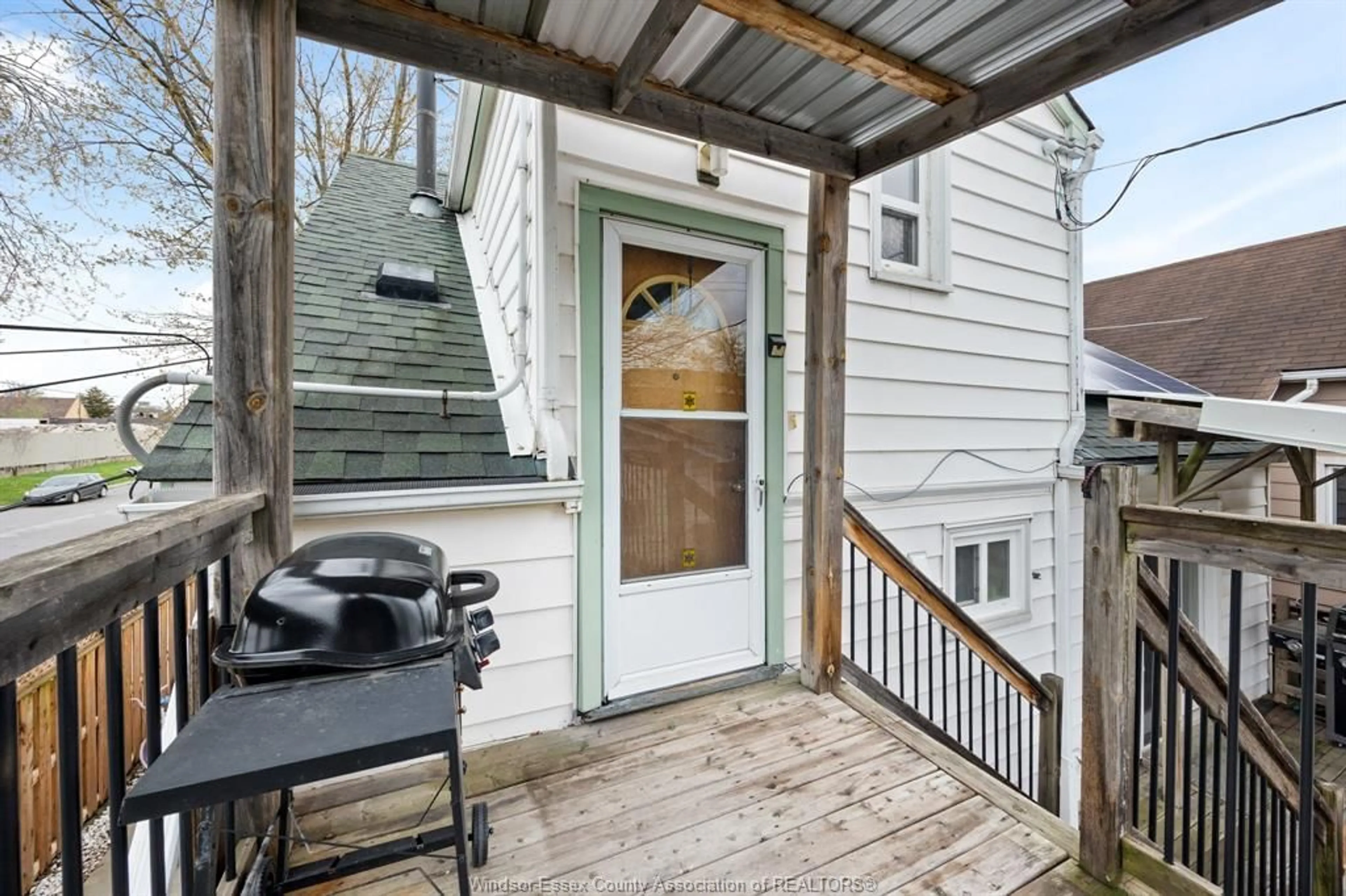 Patio, street for 1361 ALBERT, Windsor Ontario N8Y 3R1