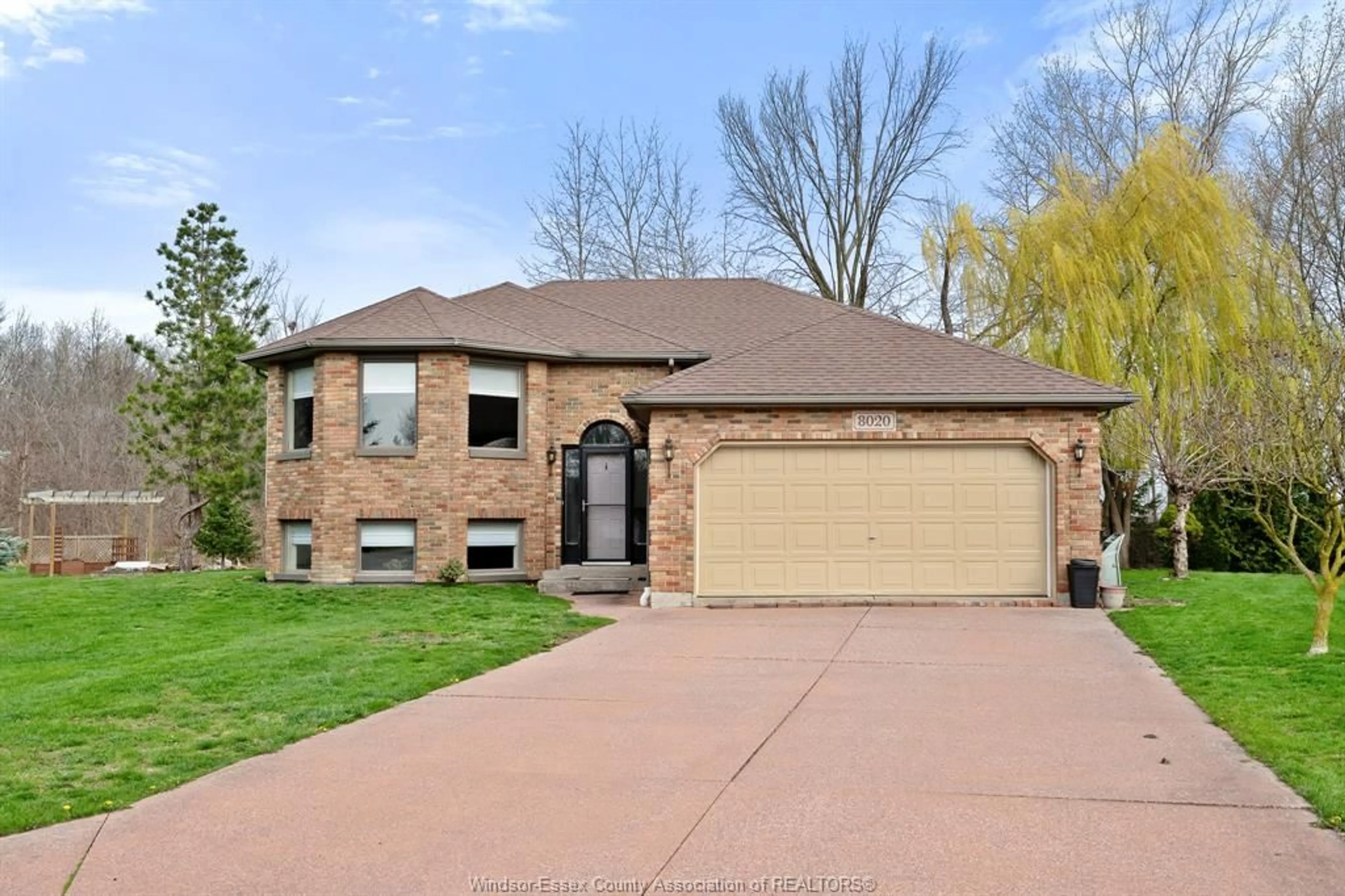 Home with brick exterior material, street for 8020 Gardiner Cres, McGregor Ontario N0R 1J0