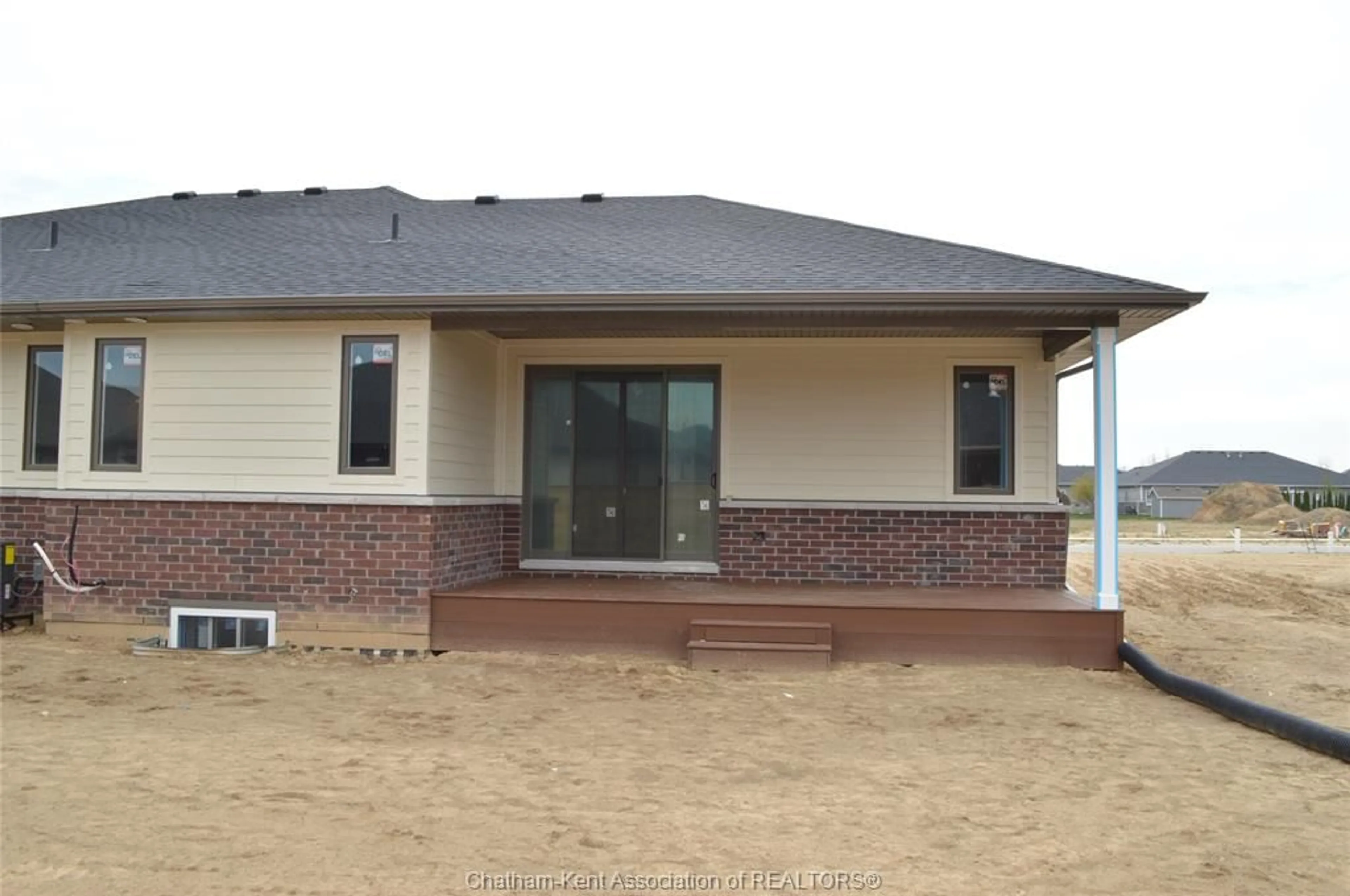 Home with brick exterior material, unknown for 33 Duskridge Rd, Chatham Ontario N7L 0G7