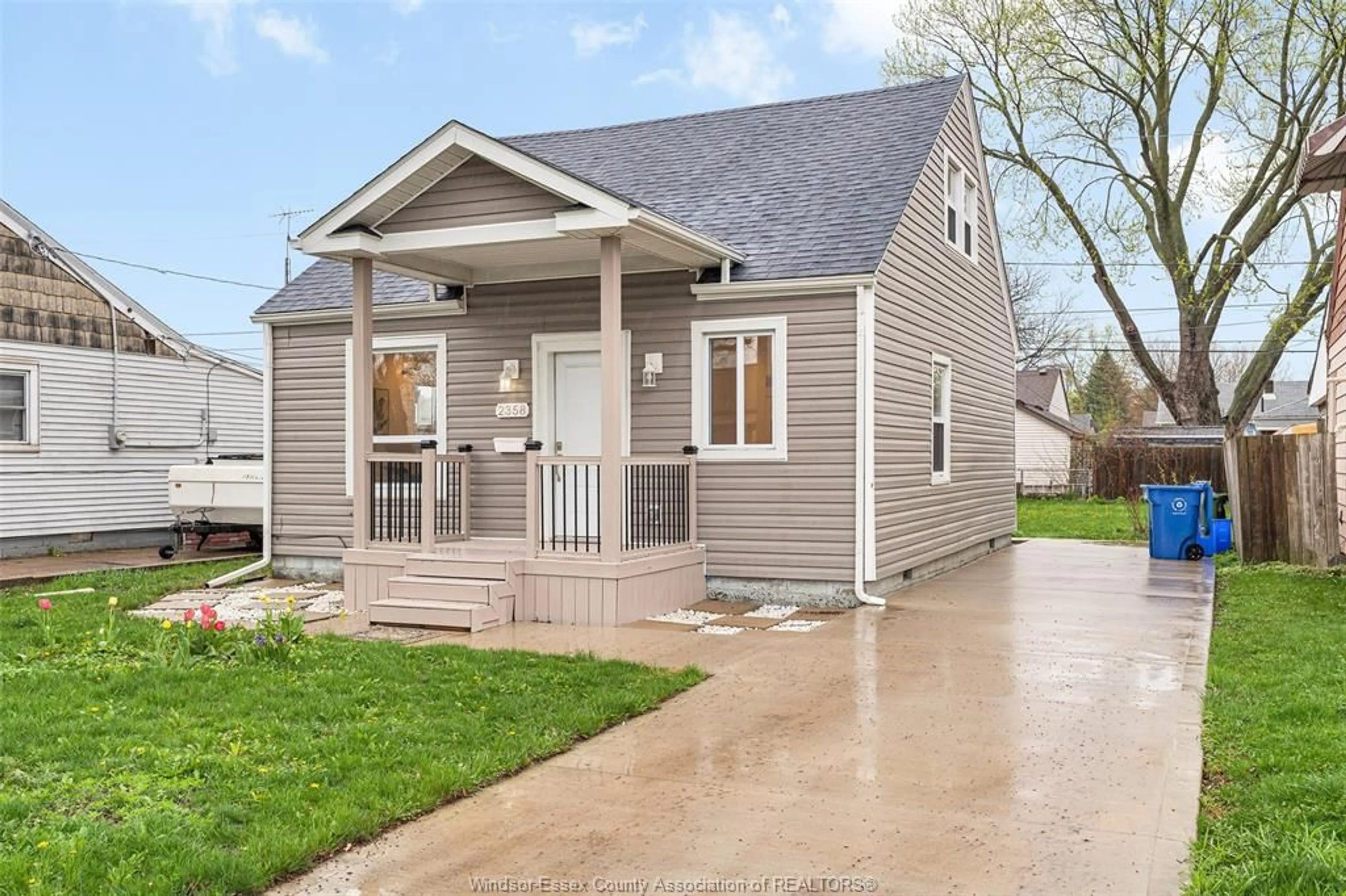 Home with vinyl exterior material, street for 2358 LOUIS Ave, Windsor Ontario N8W 2B6