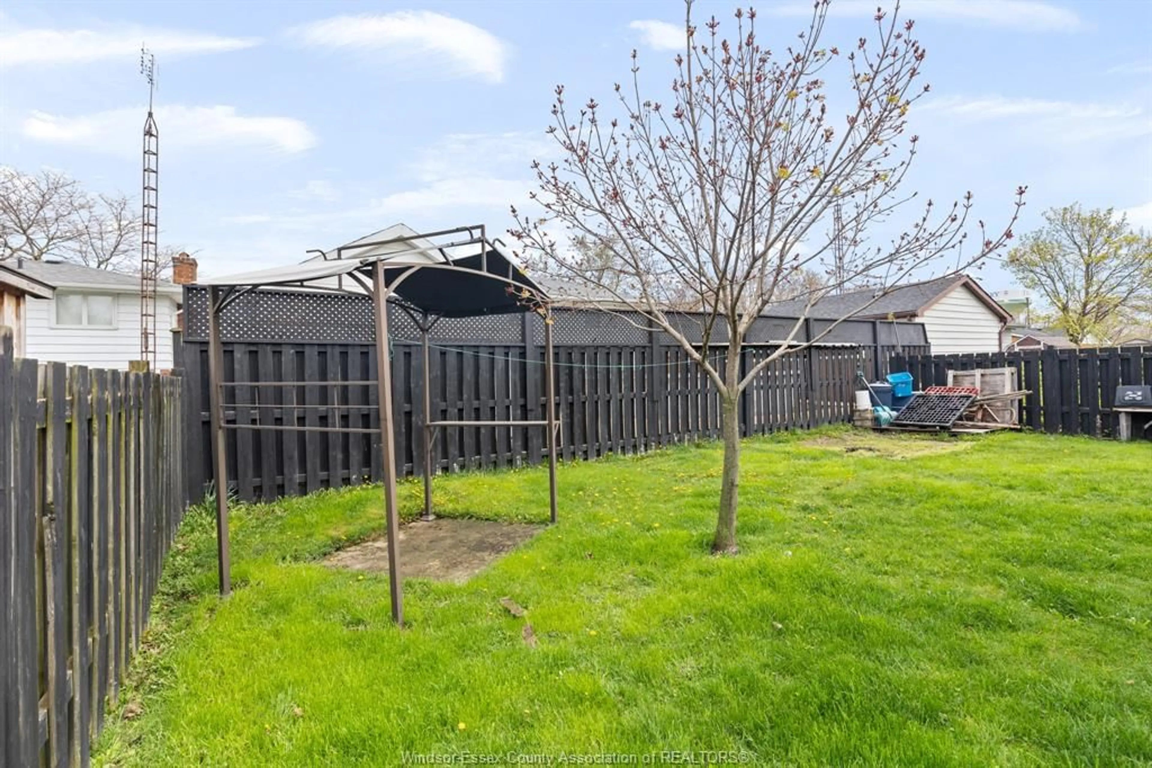 A pic from outside/outdoor area/front of a property/back of a property/a pic from drone, street for 16 VANIER, Tilbury Ontario N0P 2L0