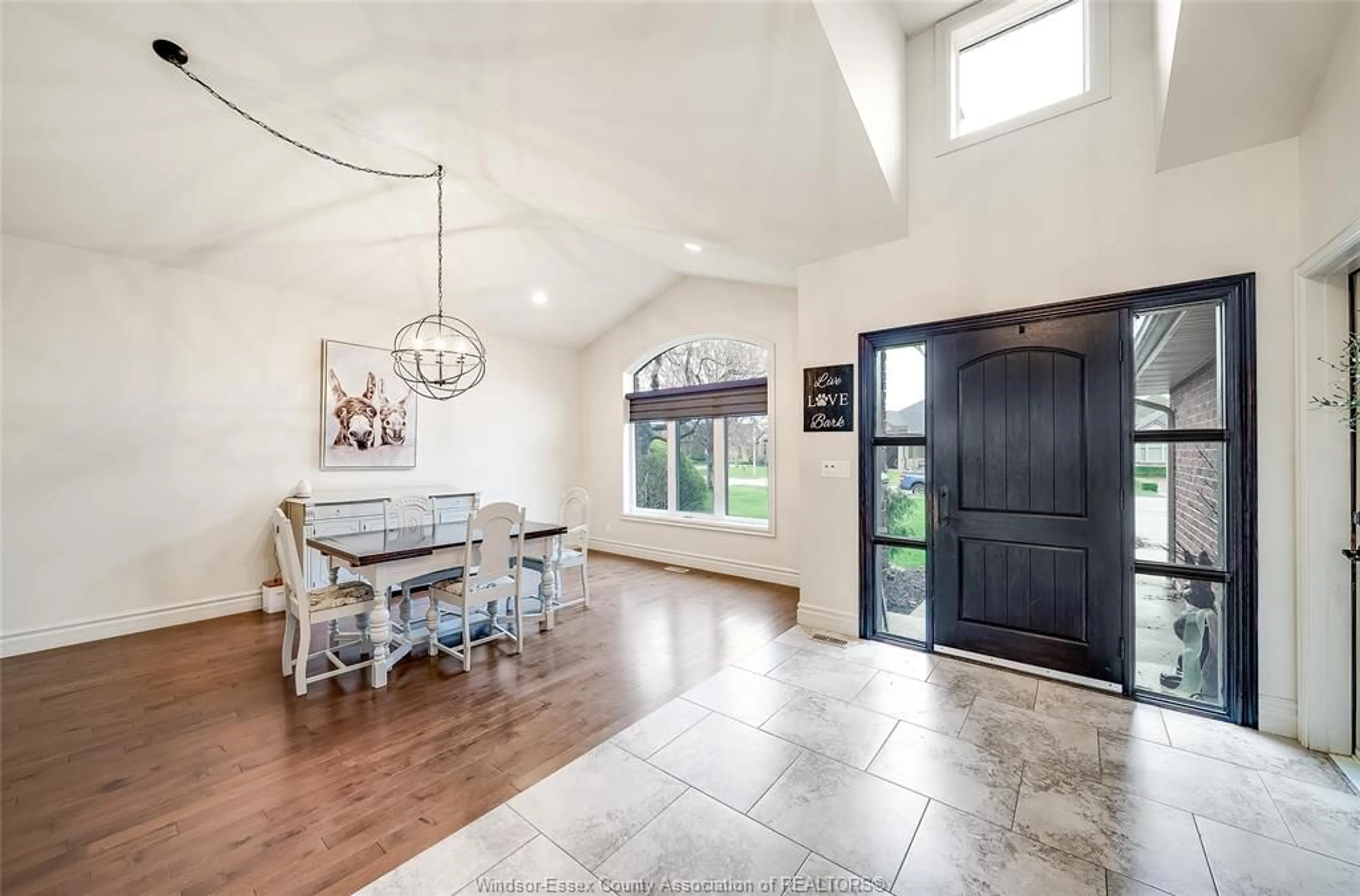 Indoor entryway for 166 WOODYCREST, Kingsville Ontario N9Y 0A4