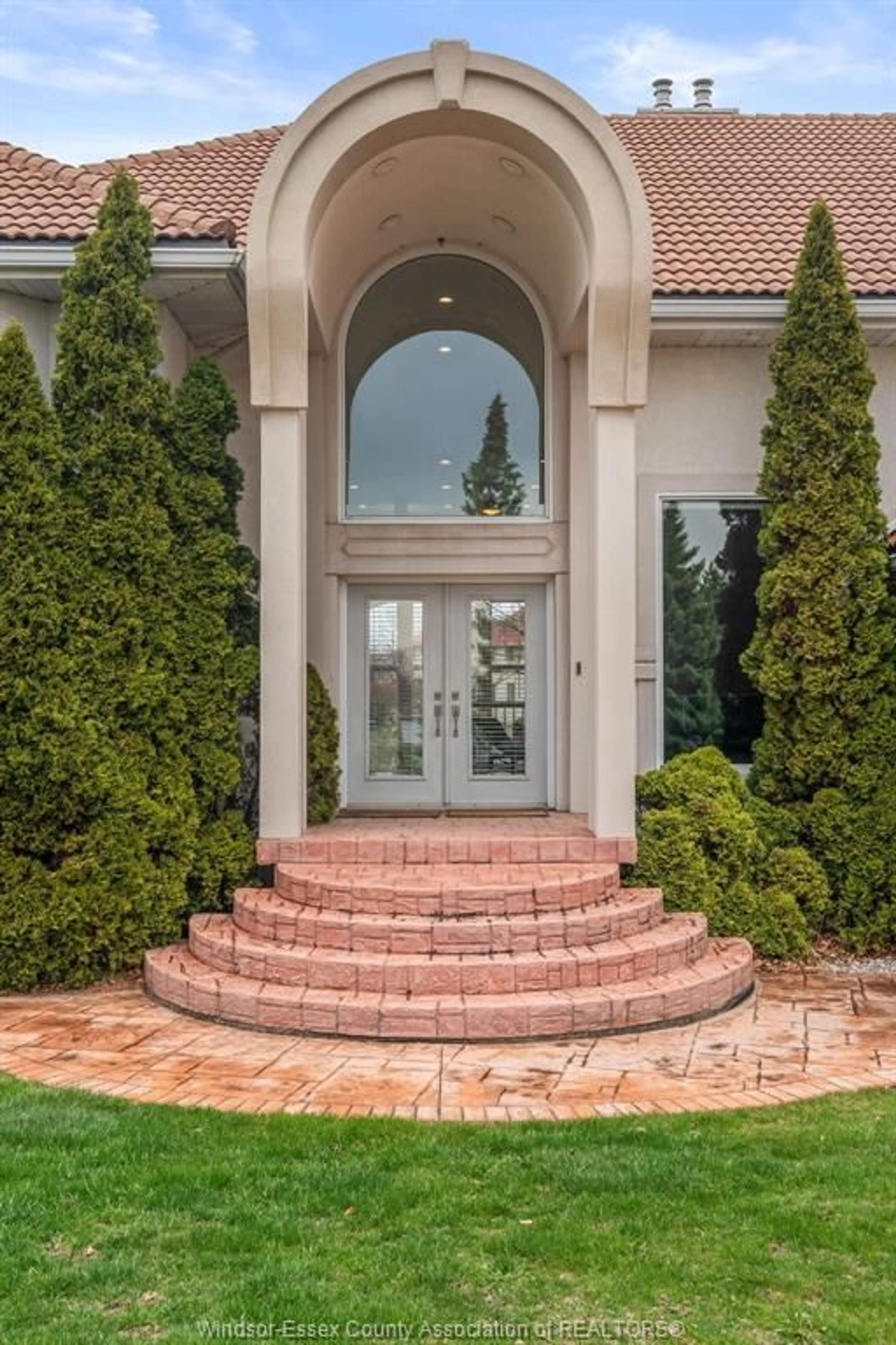 Home with brick exterior material, street for 4572 LAKE GRANDE Crt, Windsor Ontario N9G 2R3