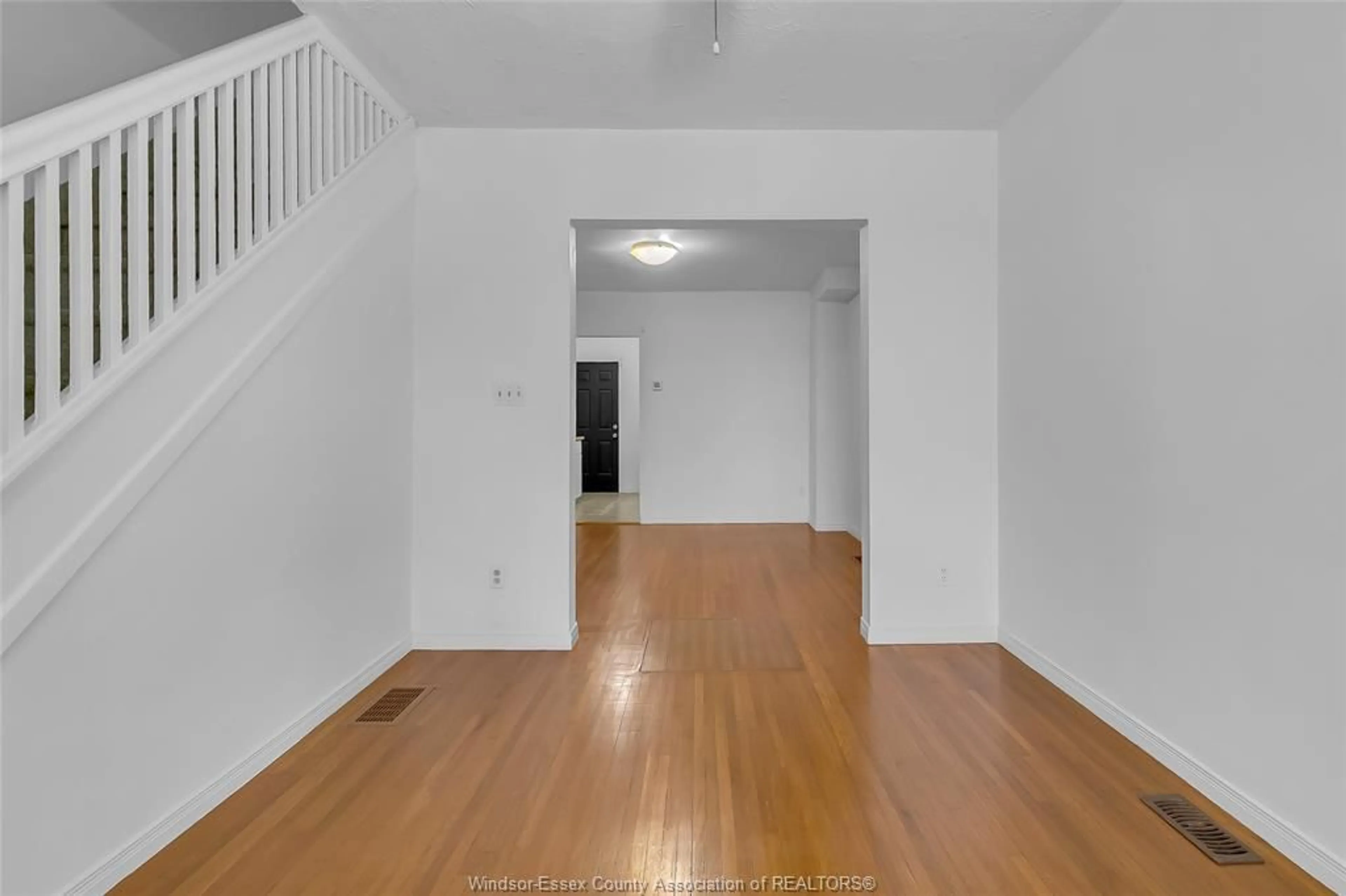 Unknown for 1448 WYANDOTTE St, Windsor Ontario N9B 1H4