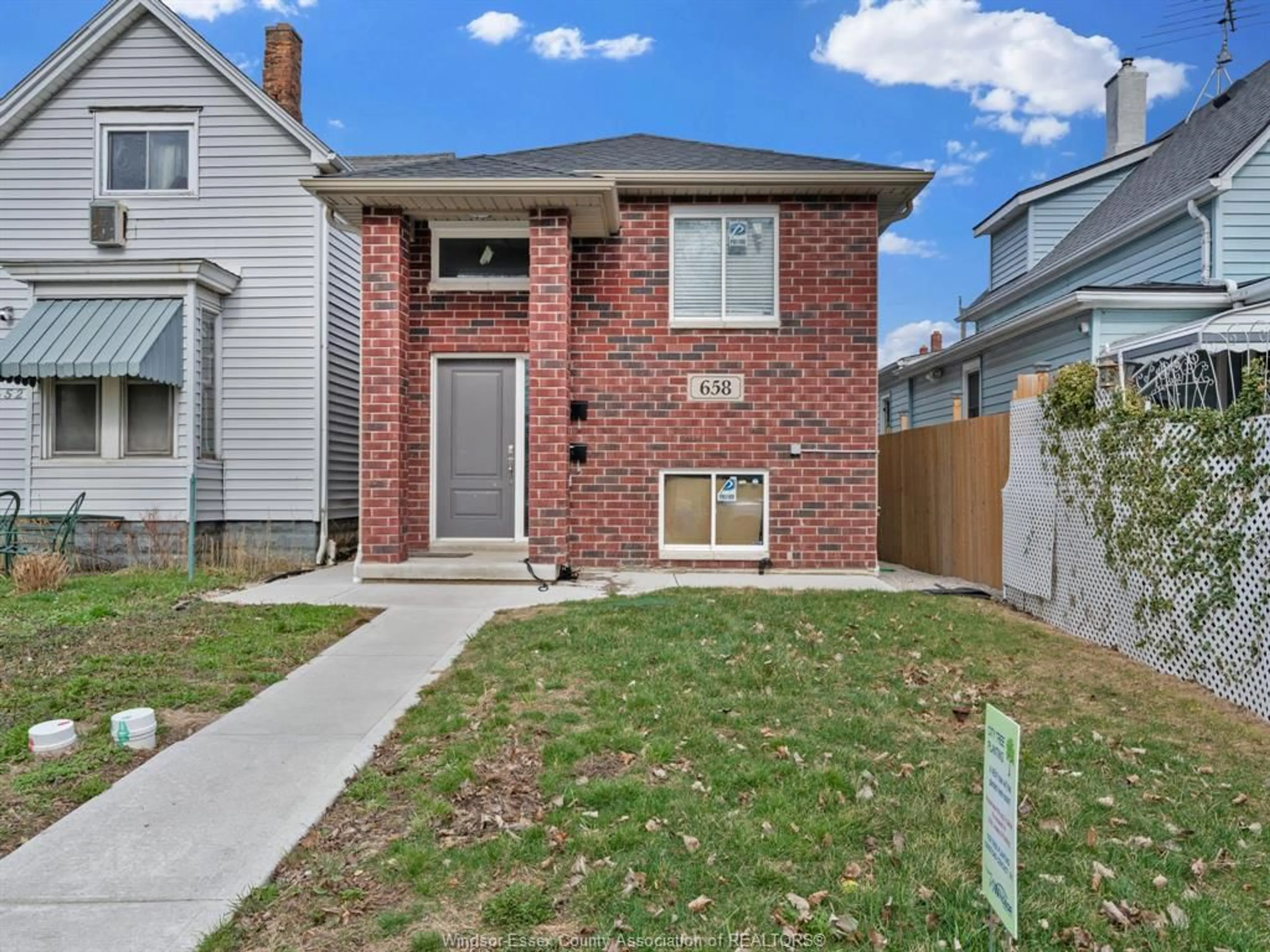 Home with brick exterior material, street for 658 CARON, Windsor Ontario N9A 5B6