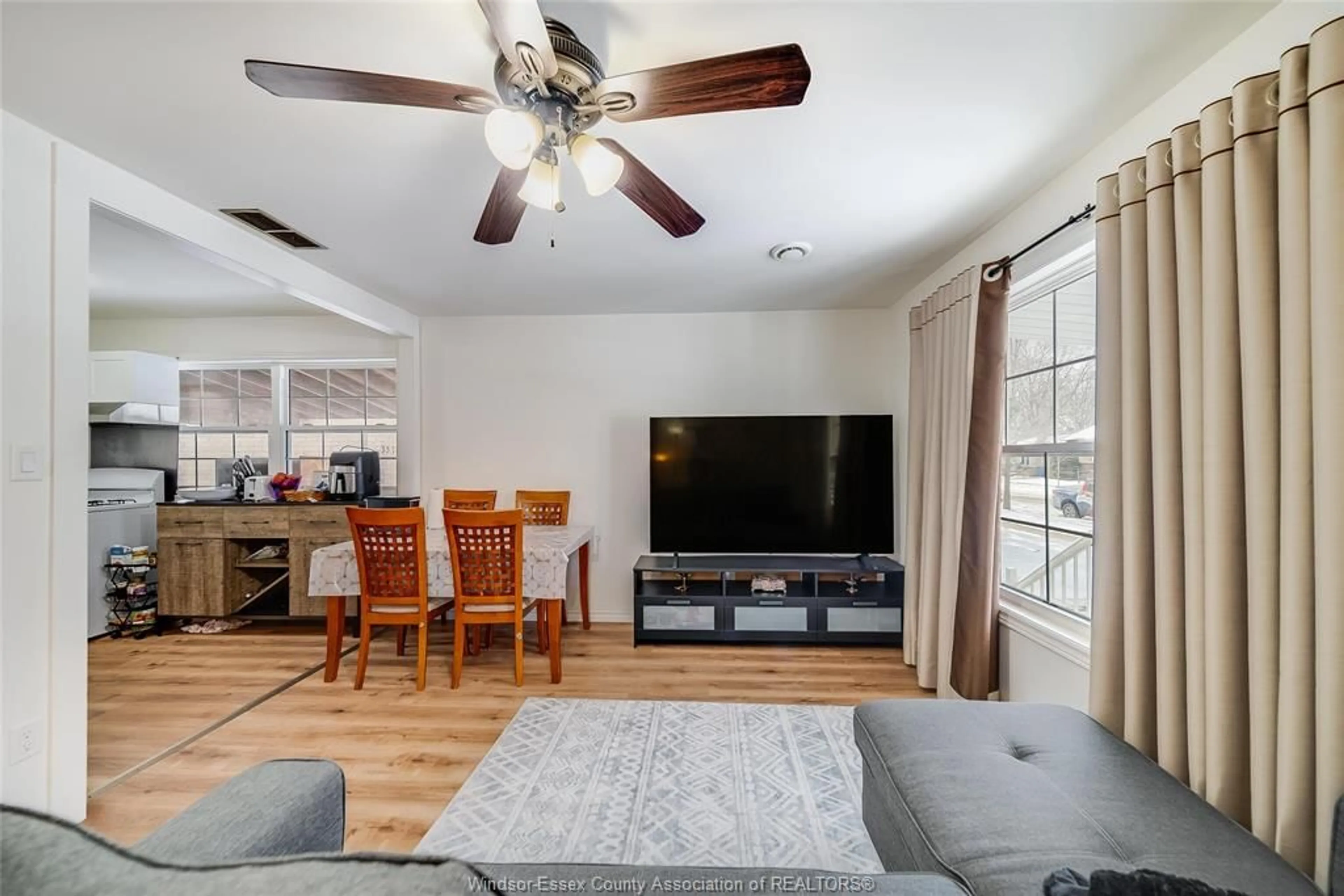 Living room with furniture, unknown for 3567 KING St, Windsor Ontario N9C 1P4