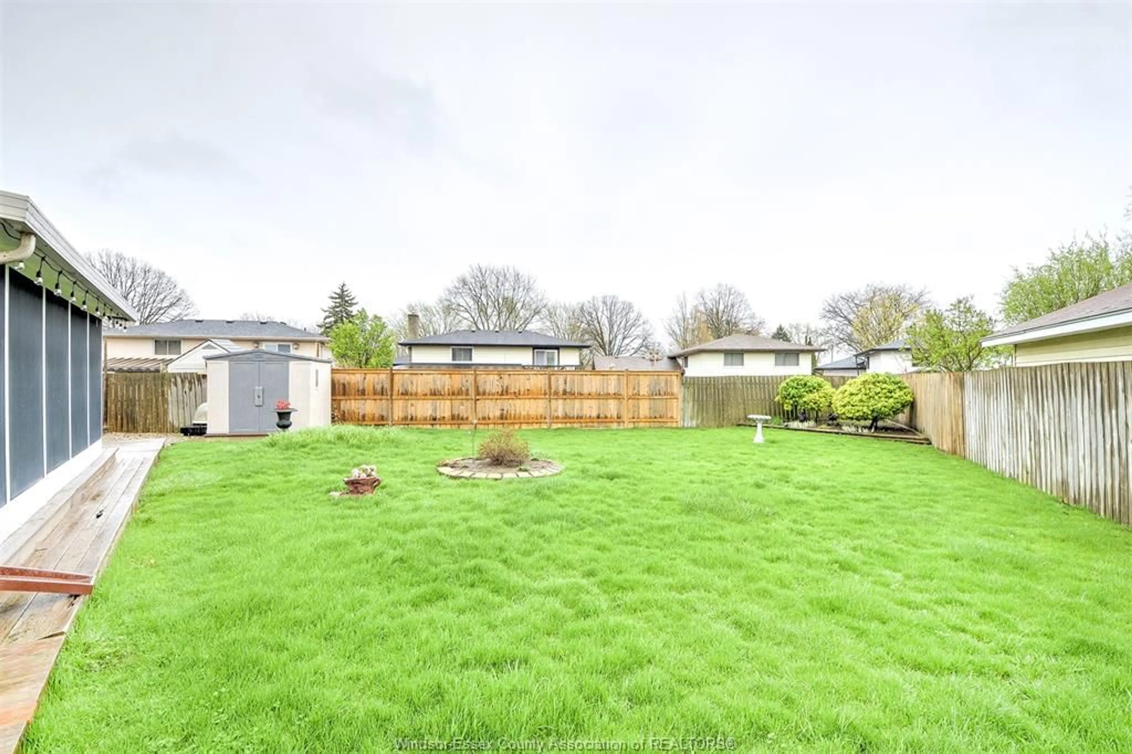 A pic from outside/outdoor area/front of a property/back of a property/a pic from drone, unknown for 9445-9447 ALTEN Dr, Windsor Ontario N8R 1V9