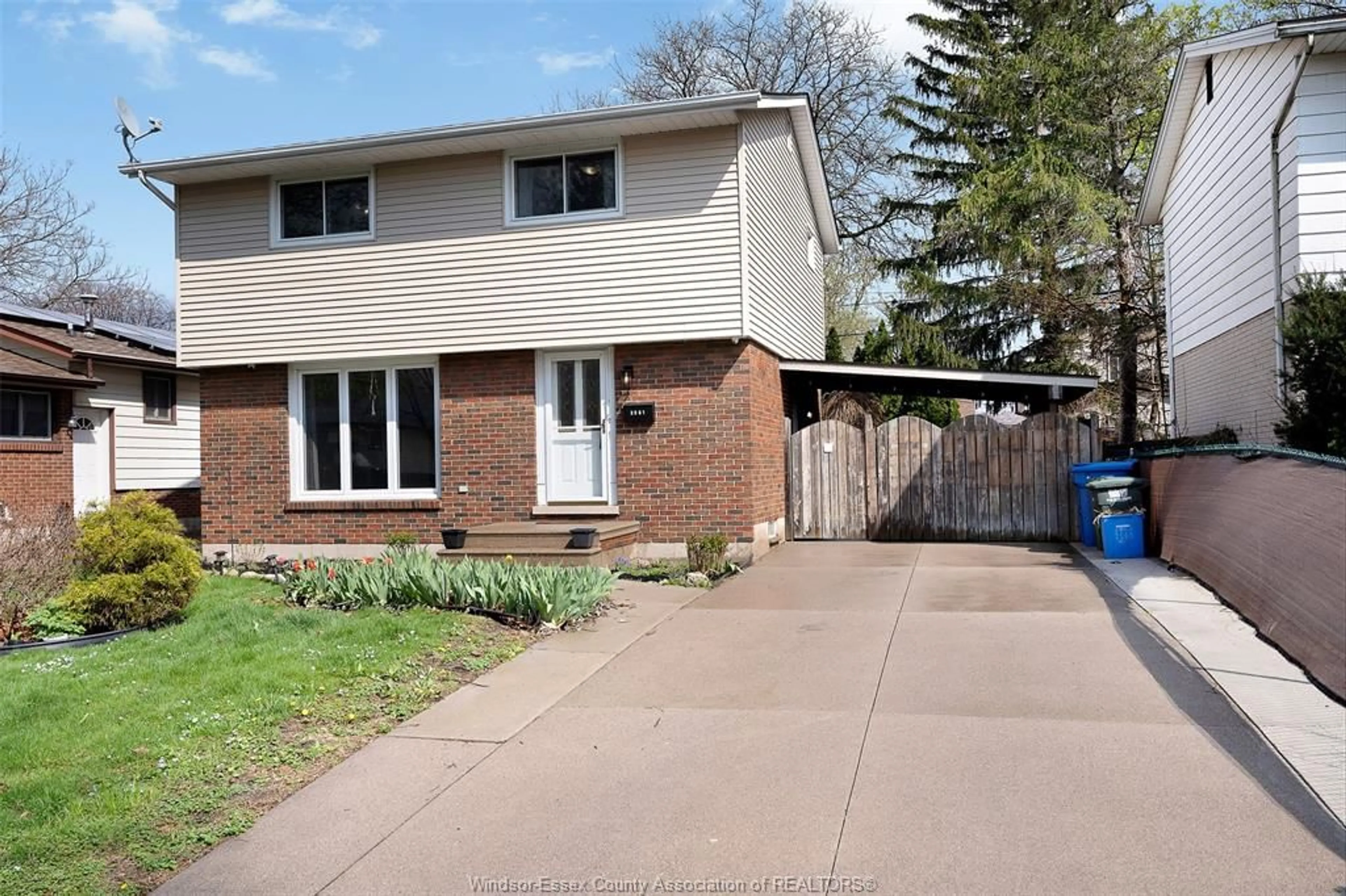 Unknown for 3581 WOLFE Crt, Windsor Ontario N9C 1X2