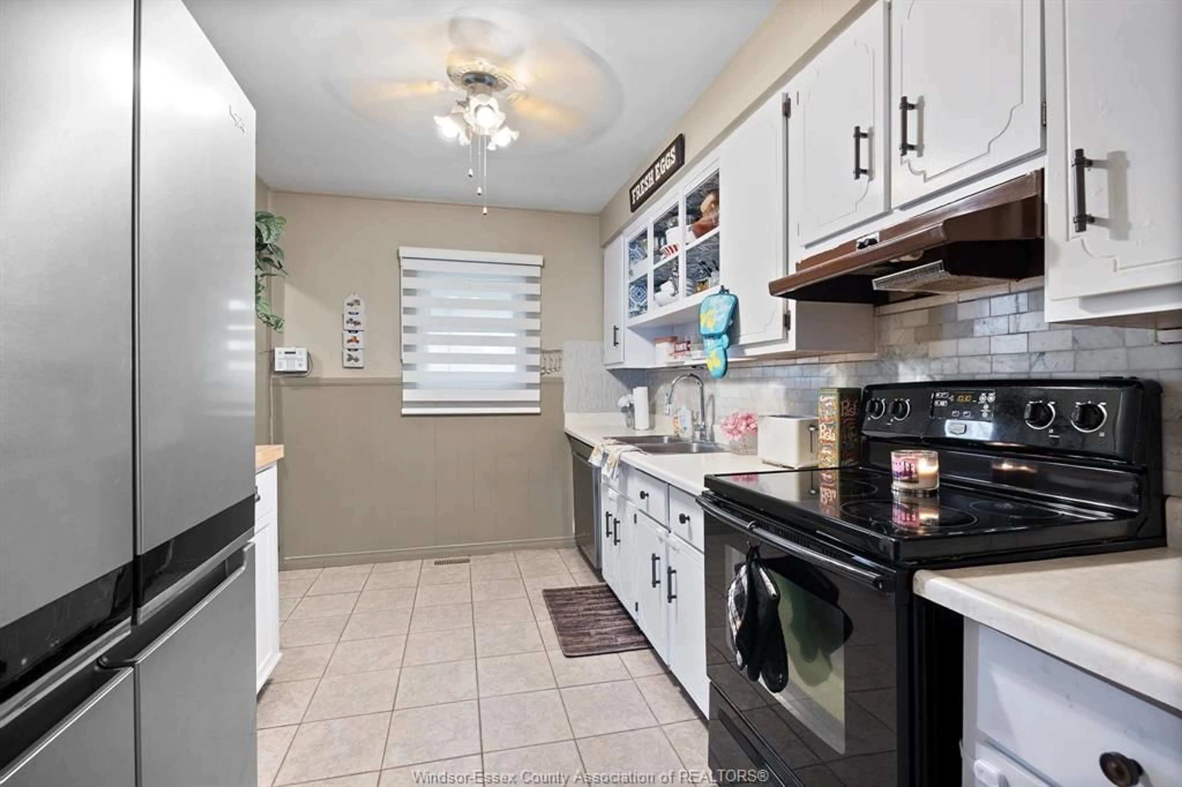 Standard kitchen, ceramic/tile floor for 1385 ROSSINI, Windsor Ontario N8Y 2Z6