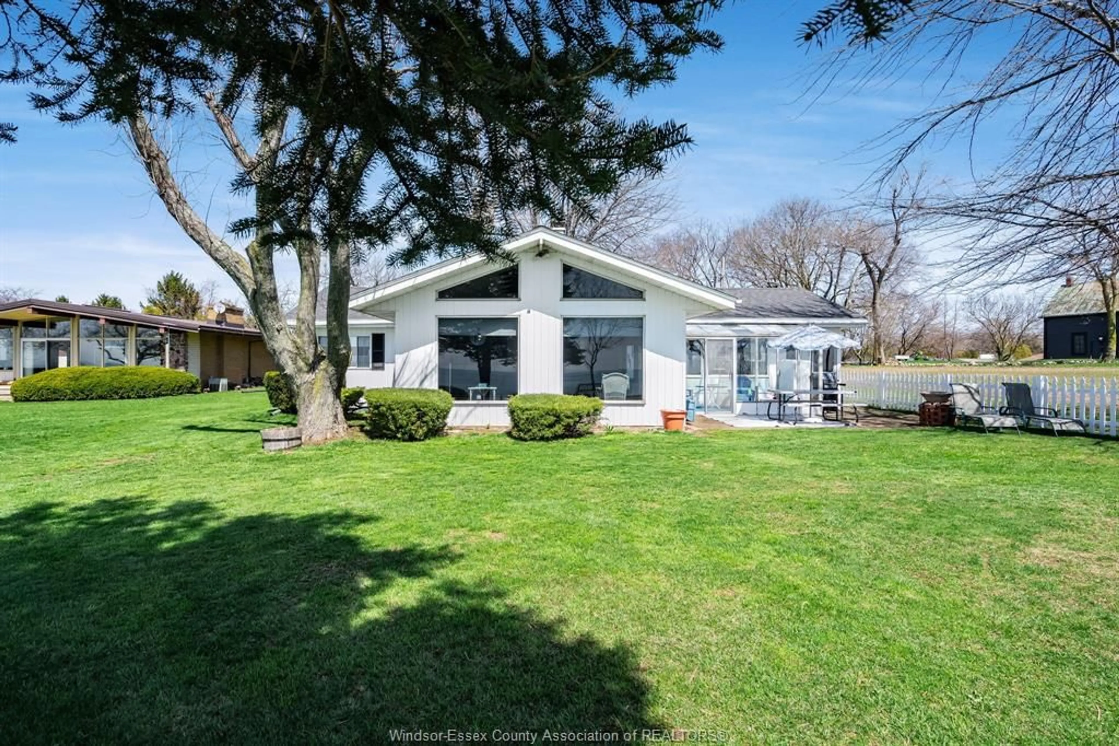 Unknown for 187 Cooks Rd, Essex Ontario N0R 1B0