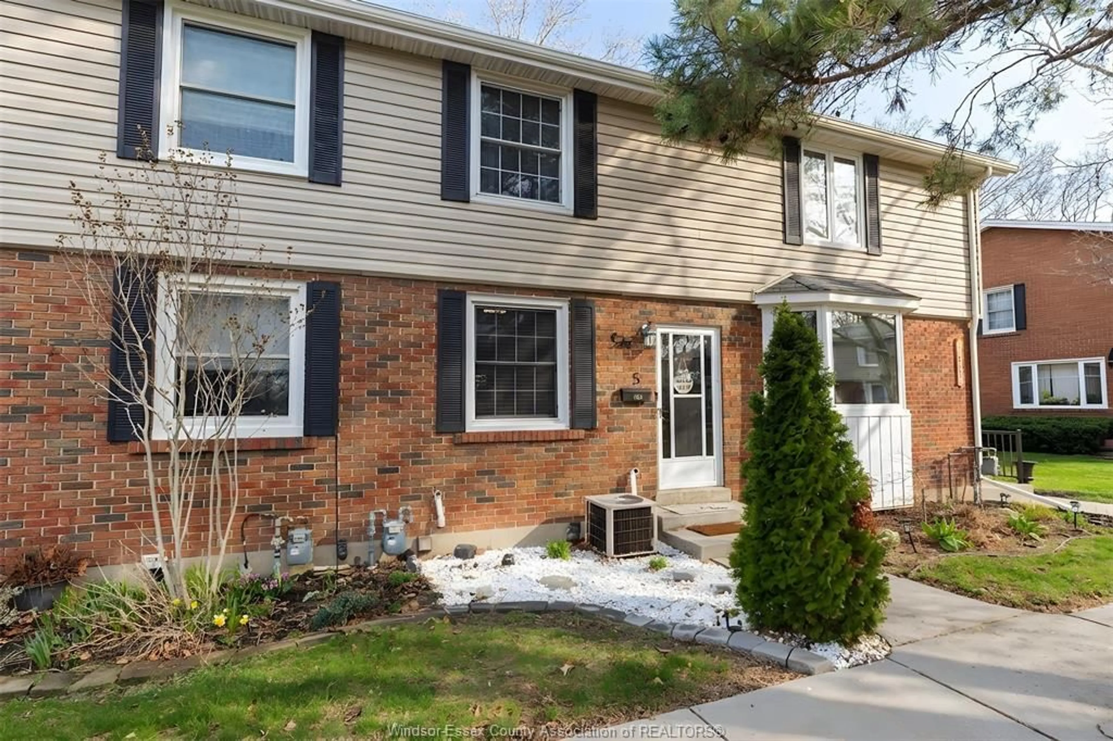 Home with vinyl exterior material, street for 8418 Little River Rd #5, Windsor Ontario N8S 2B5