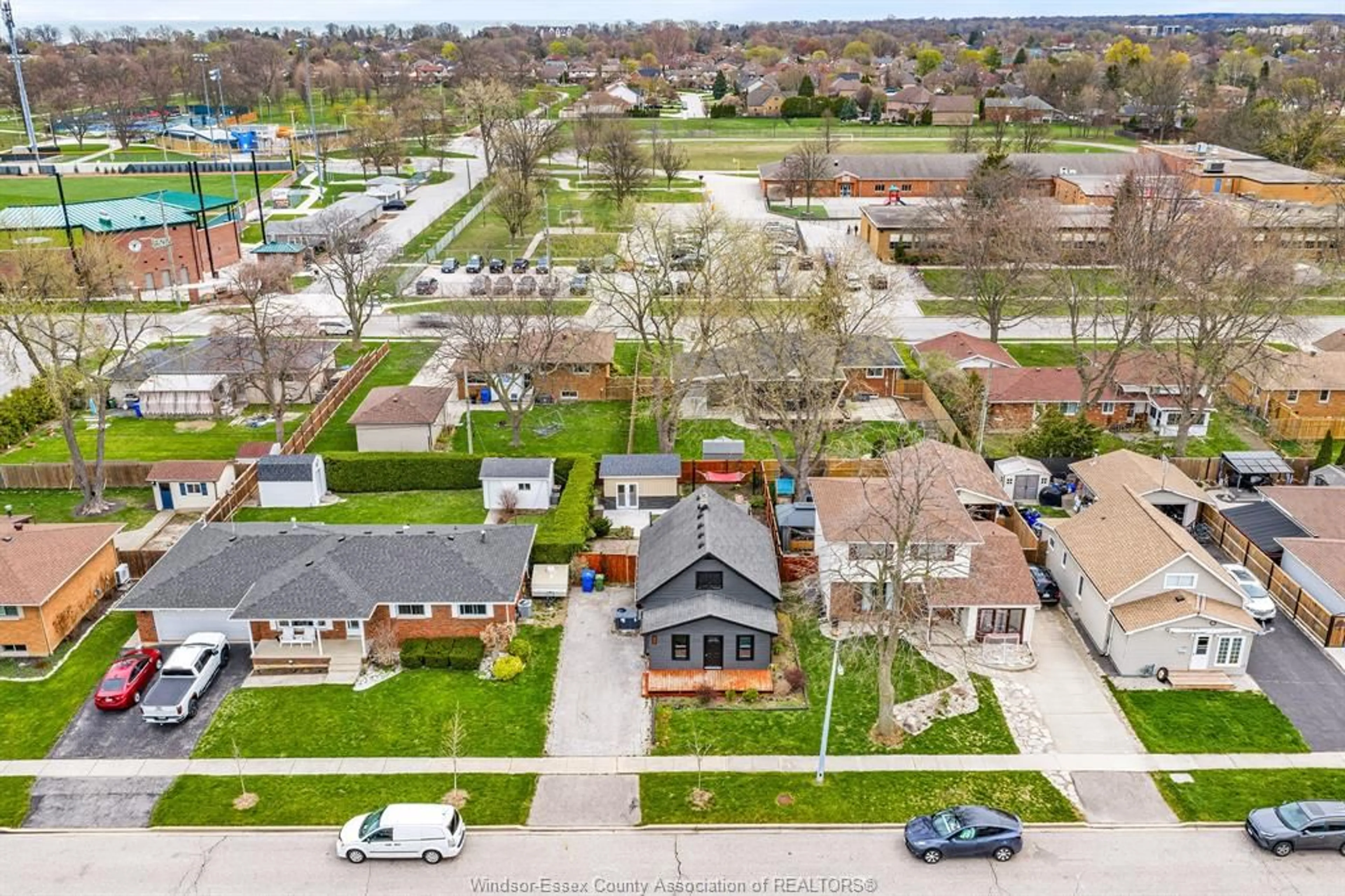 A pic from outside/outdoor area/front of a property/back of a property/a pic from drone, street for 622 LABUTE St, Tecumseh Ontario N8N 2B3