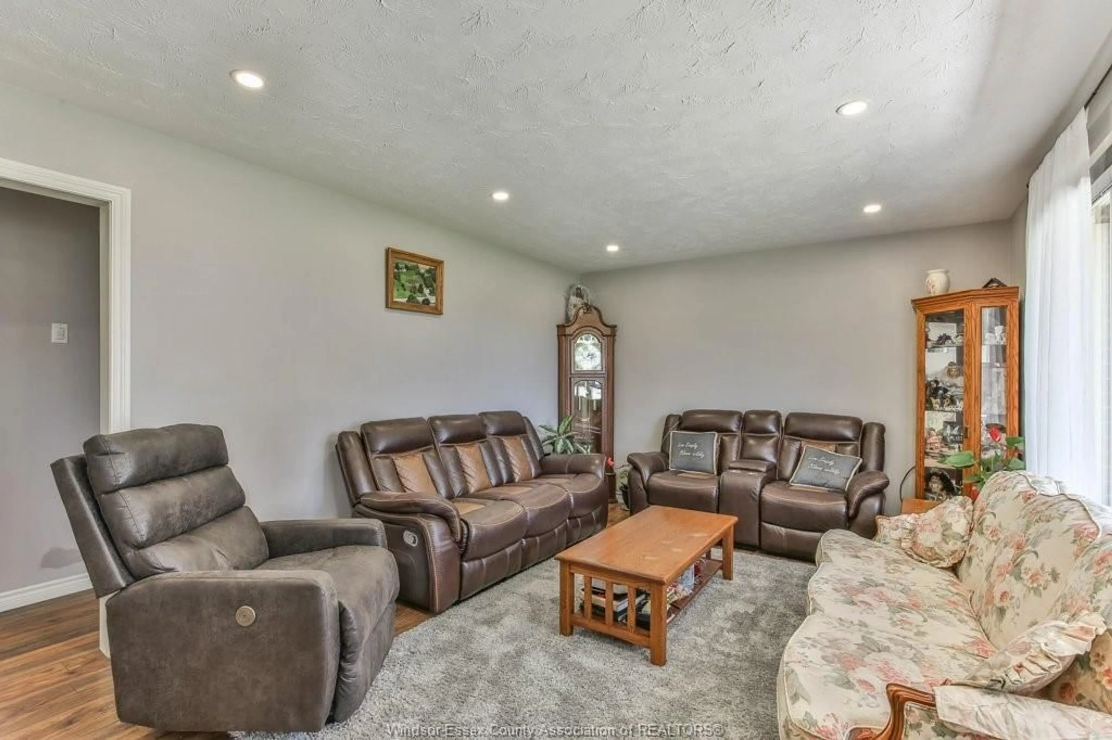 Living room with furniture, unknown for 6551 Springfield Rd, Aylmer Ontario N5H 2R5