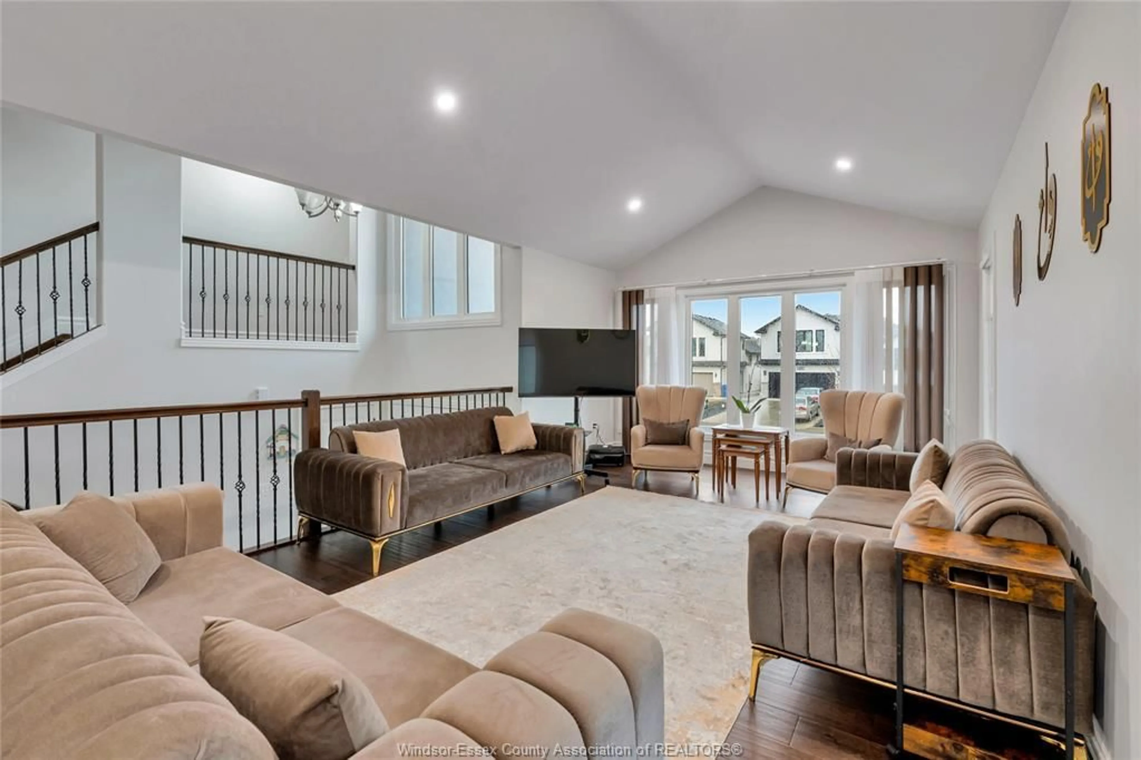 Living room with furniture, unknown for 108 BONNET Rd, Amherstburg Ontario N9V 3T4