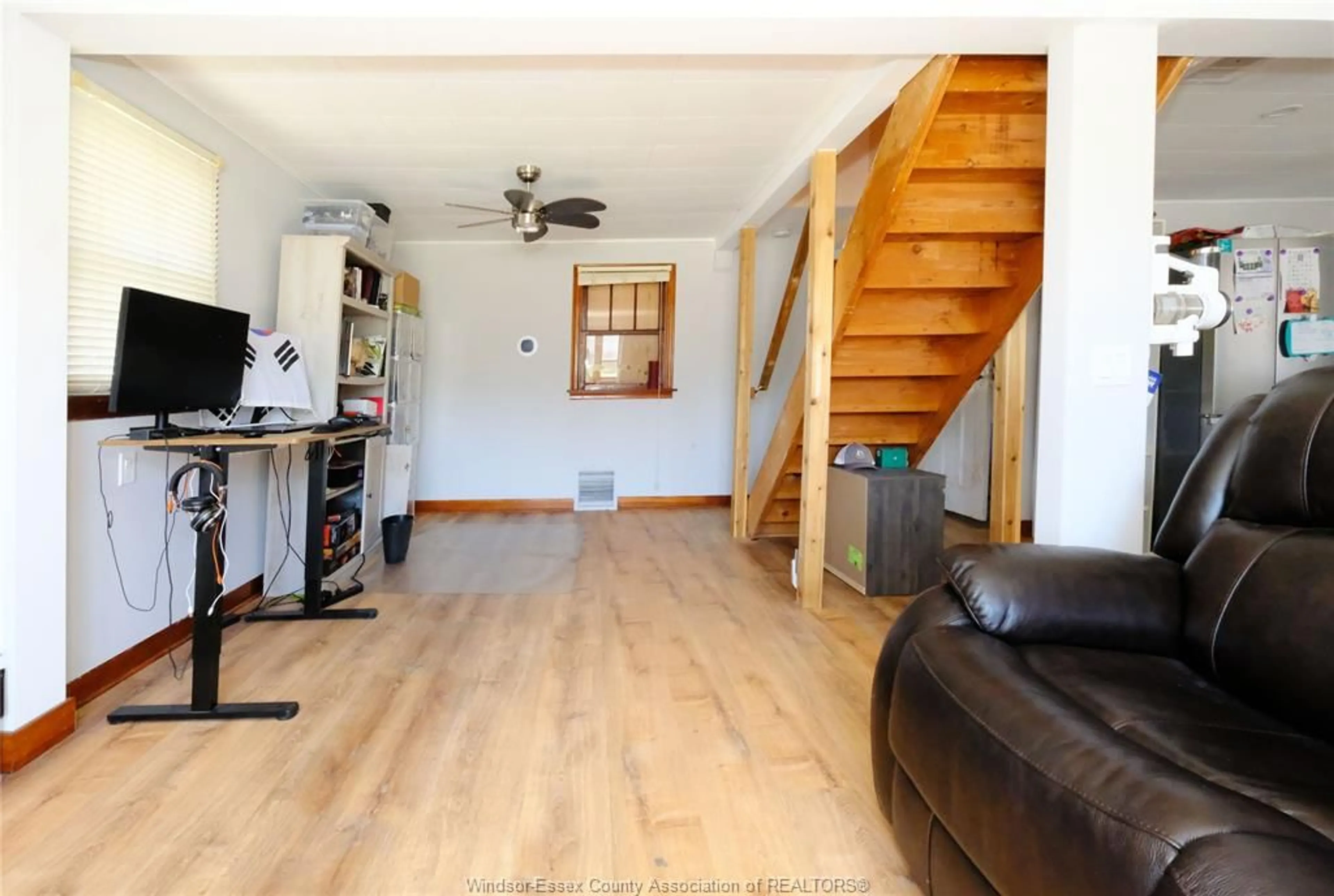 Unknown for 31 Maidstone Ave, Essex Ontario N8M 2J3