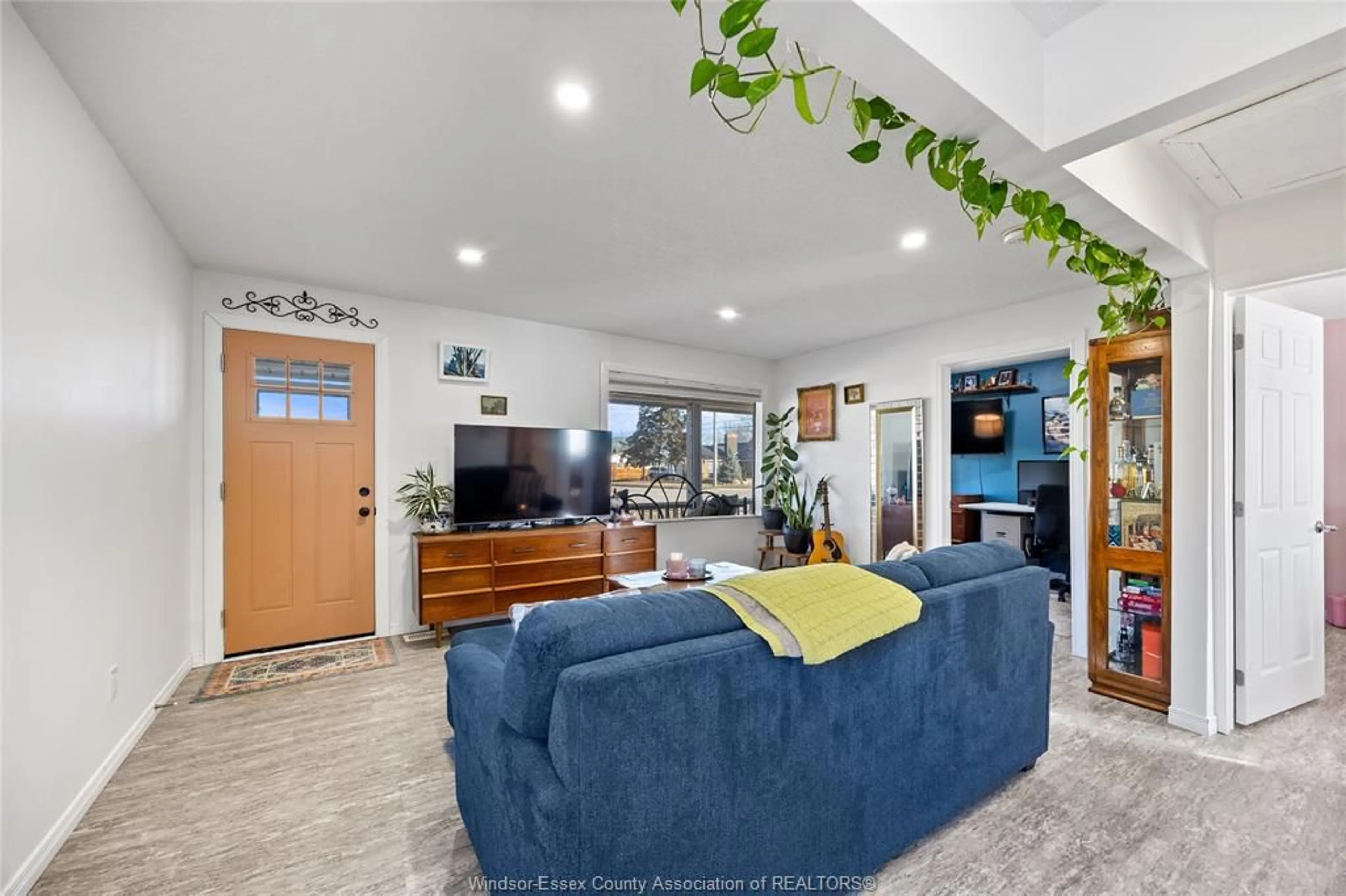 Living room with furniture, unknown for 37 RICHARDSON Ave, Tilbury Ontario N0P 2L0