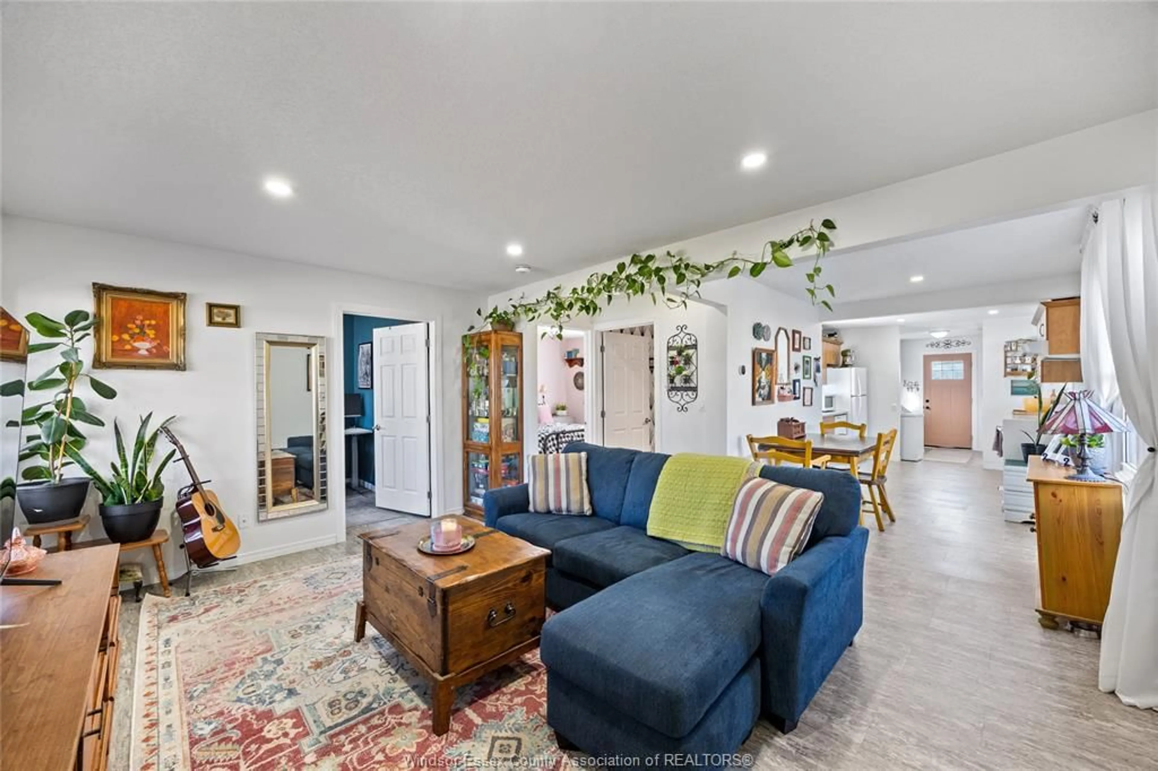 Living room with furniture, ceramic/tile floor for 37 RICHARDSON Ave, Tilbury Ontario N0P 2L0