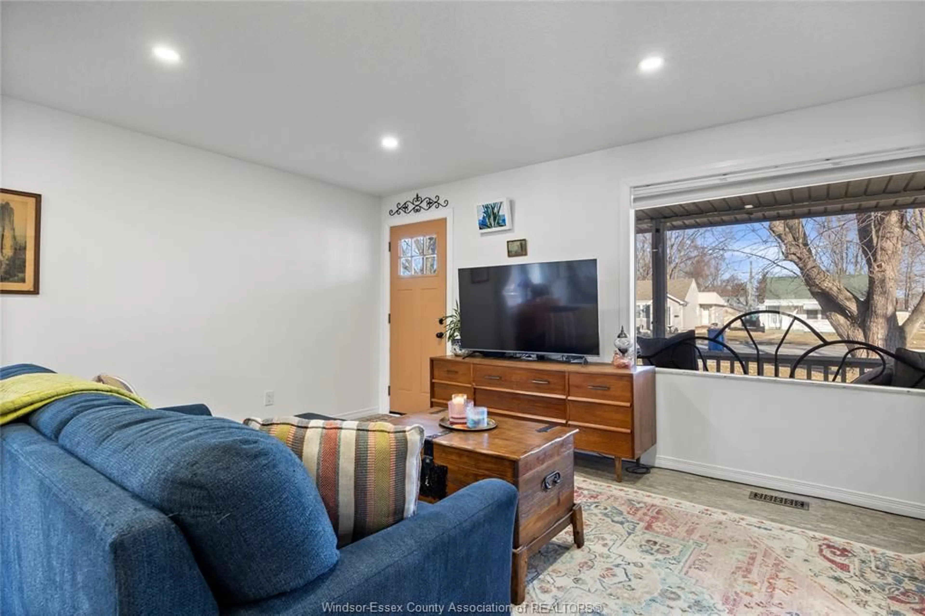 Living room with furniture, unknown for 37 RICHARDSON Ave, Tilbury Ontario N0P 2L0