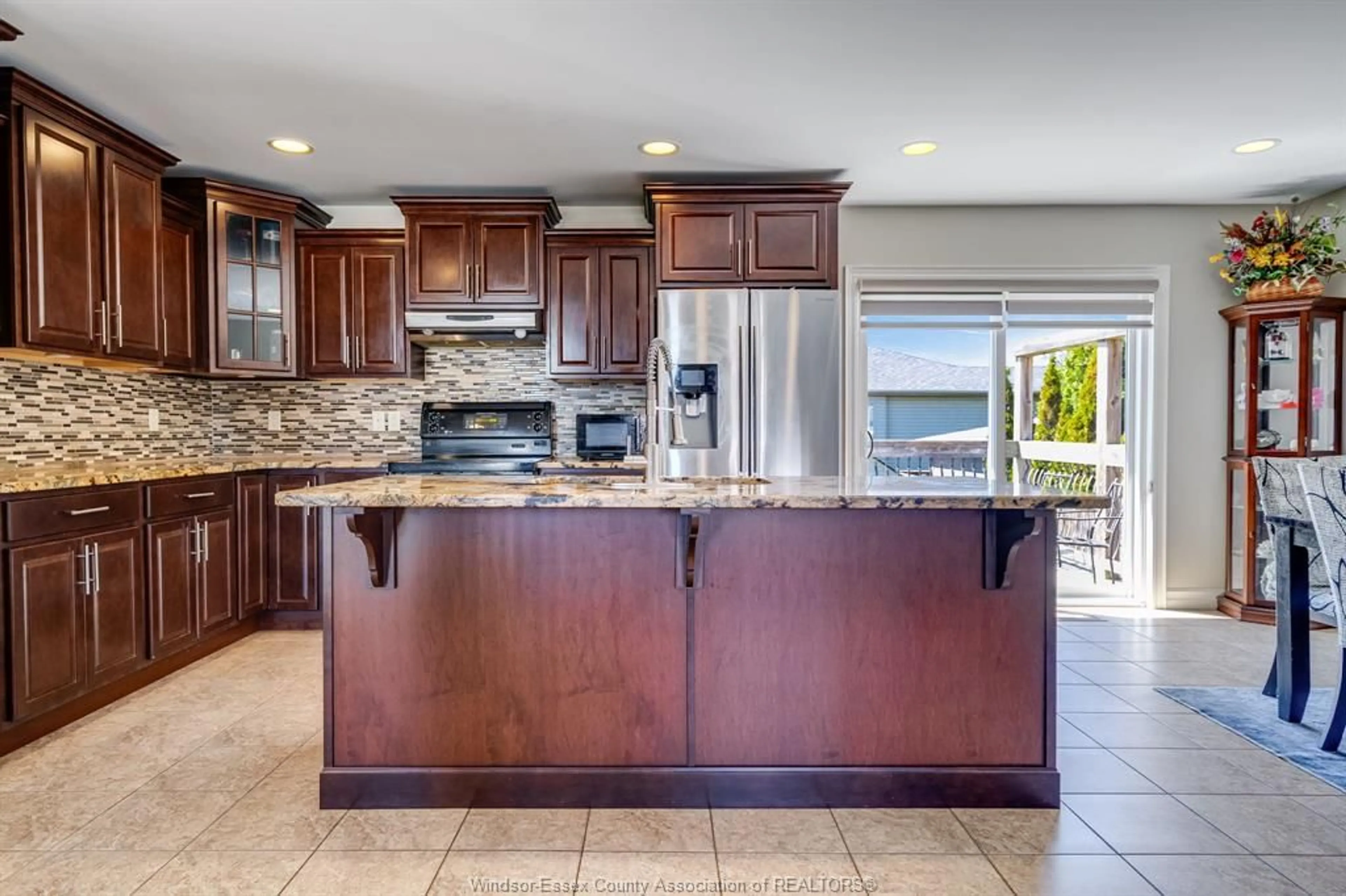 Open concept kitchen, ceramic/tile floor for 40 Conservation Blvd, Kingsville Ontario N9Y 4E5