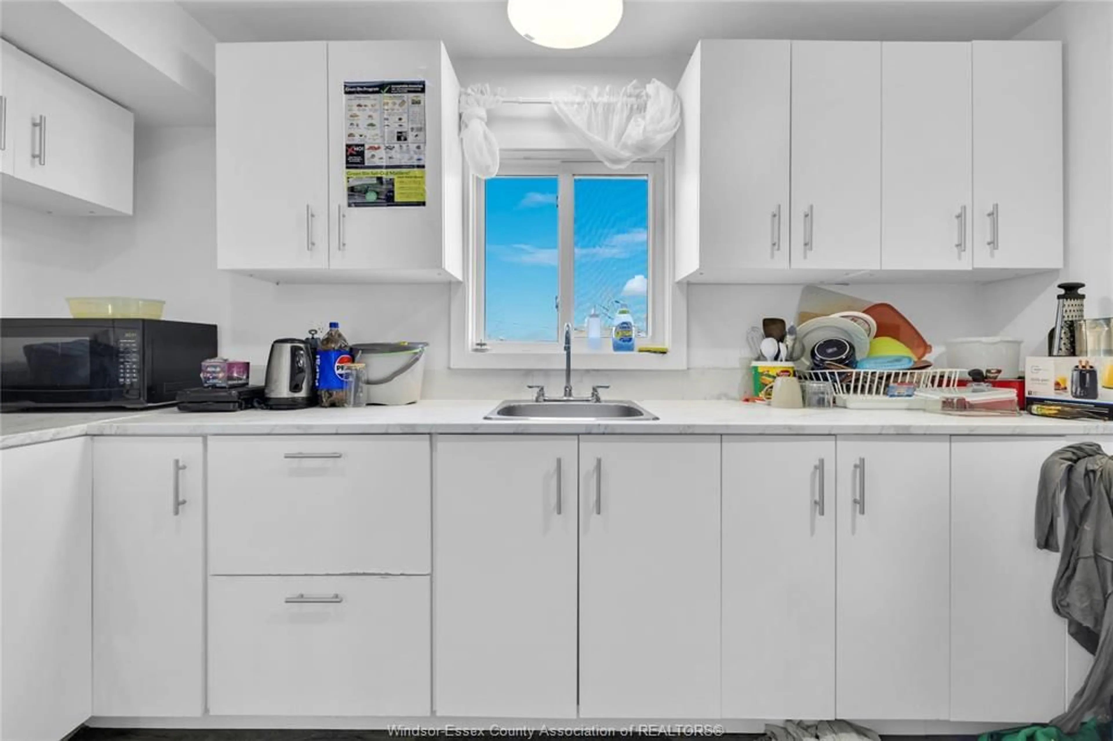 Standard kitchen, unknown for 539 CAMPBELL Ave, Windsor Ontario N9B 2H5