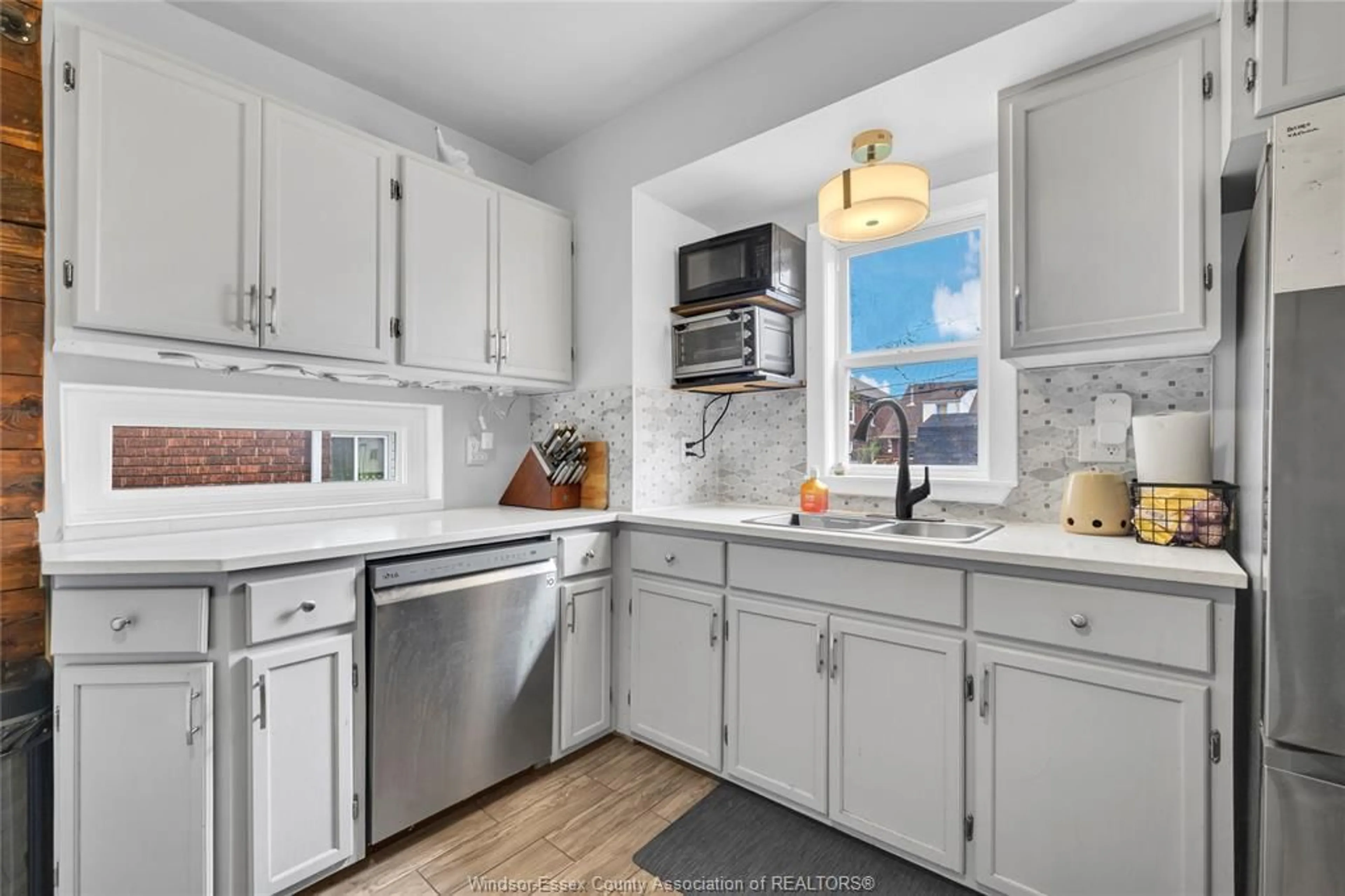 Standard kitchen, ceramic/tile floor for 1244 MARENTETTE, Windsor Ontario N8X 4C6