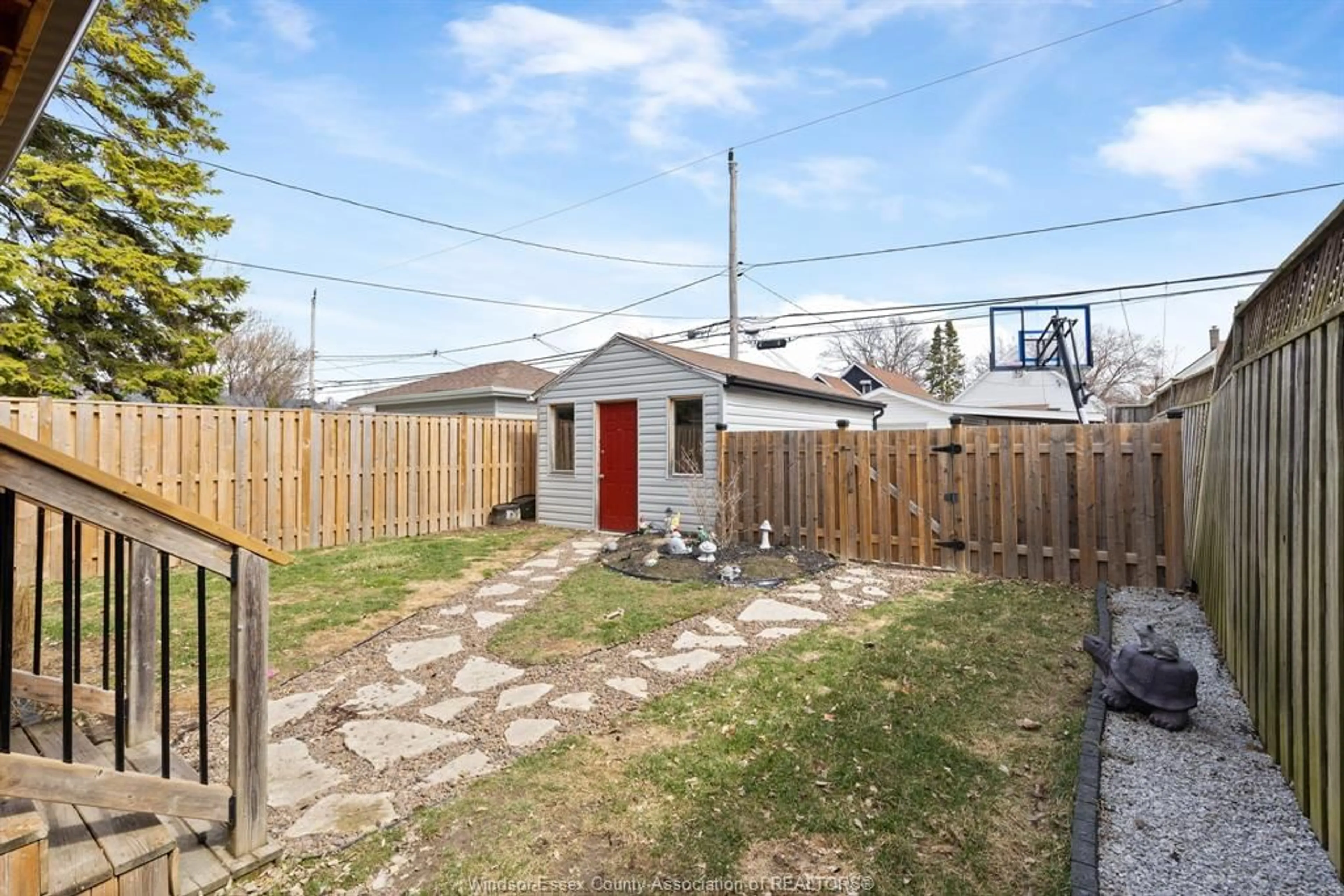 A pic from outside/outdoor area/front of a property/back of a property/a pic from drone, street for 1684 PIERRE Ave, Windsor Ontario N8X 4P8