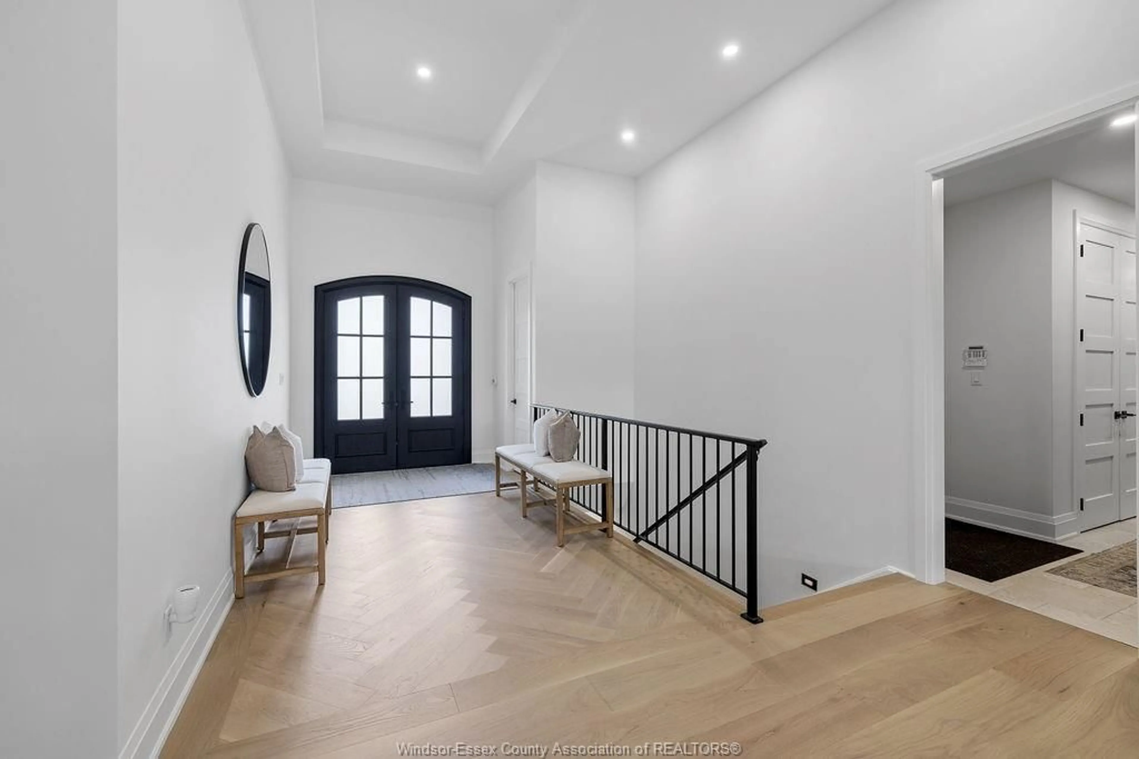 Indoor entryway for 4450 CATERINA Cres, LaSalle Ontario N9H 0N3