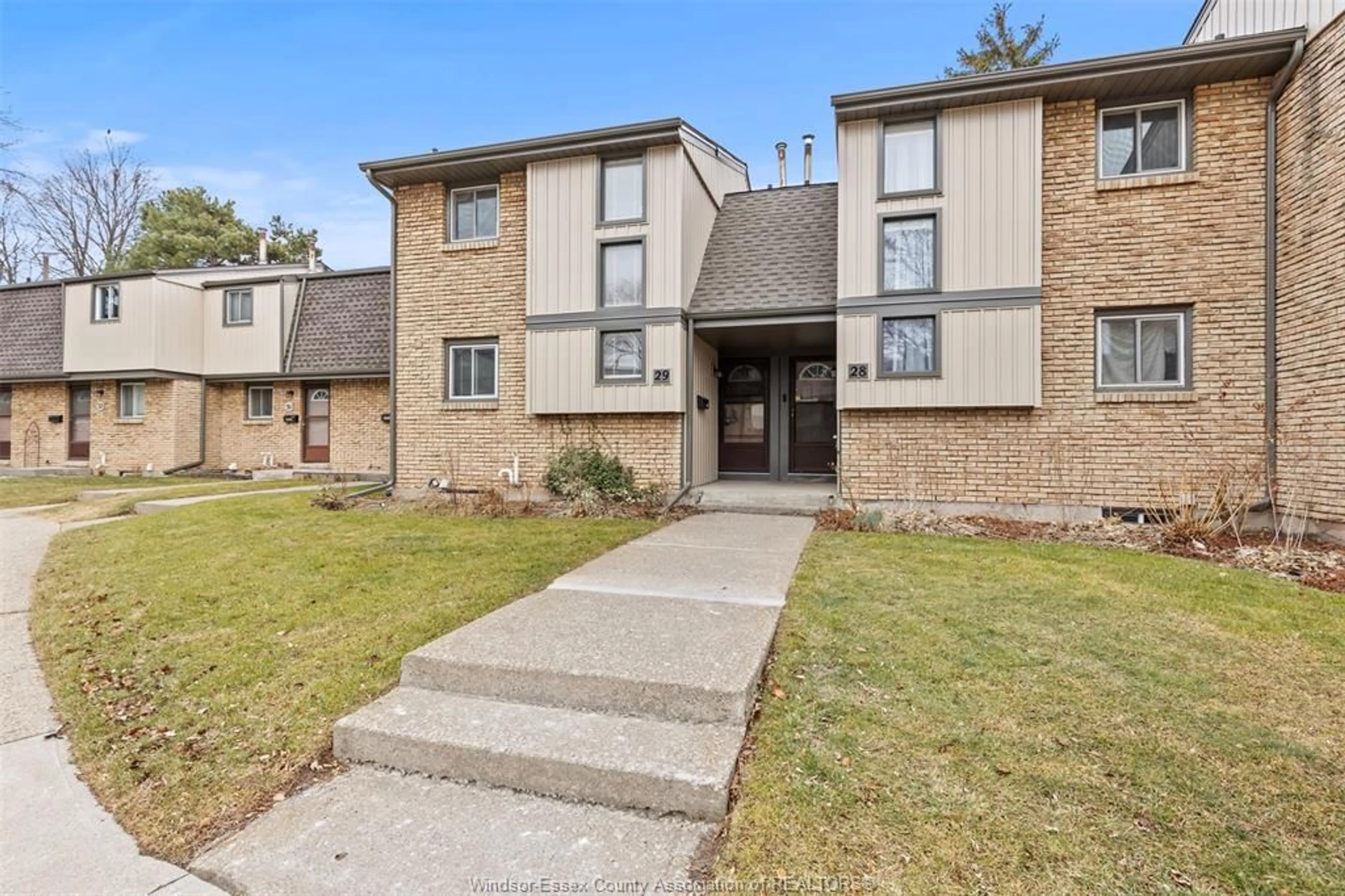 Home with brick exterior material, street for 302 VINE St #29, St. Catharines Ontario L2M 7M6