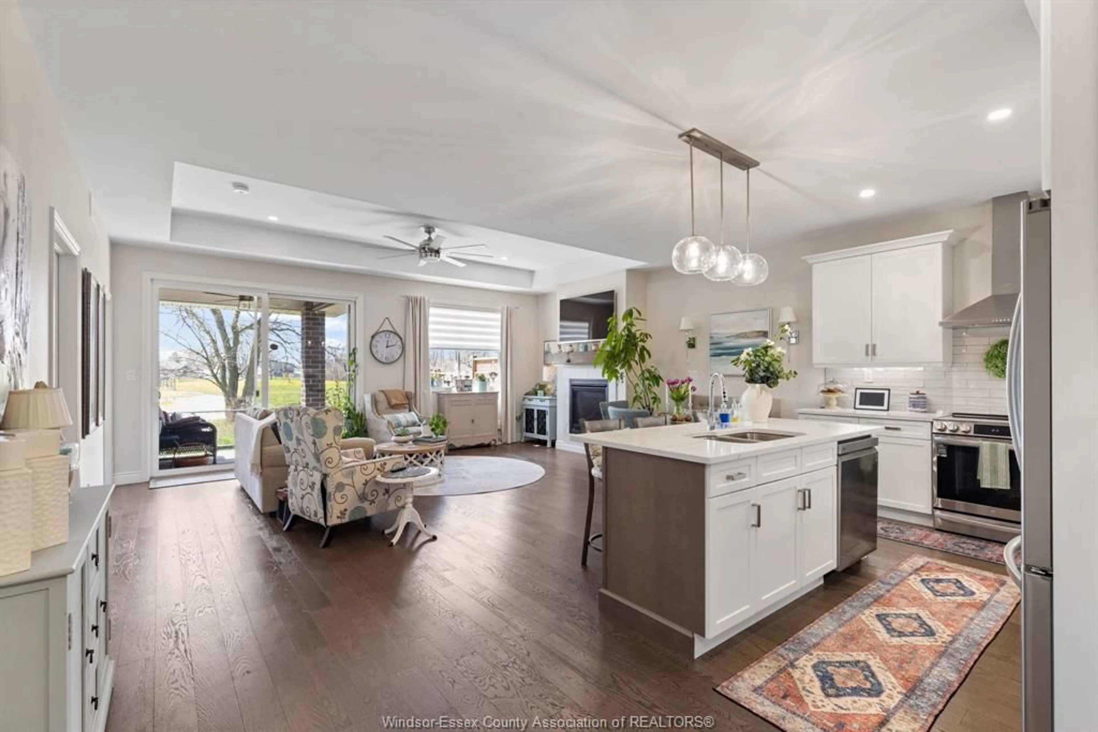 Open concept kitchen, ceramic/tile floor for 237 LIVINGSTONE, Amherstburg Ontario N9V 0H1