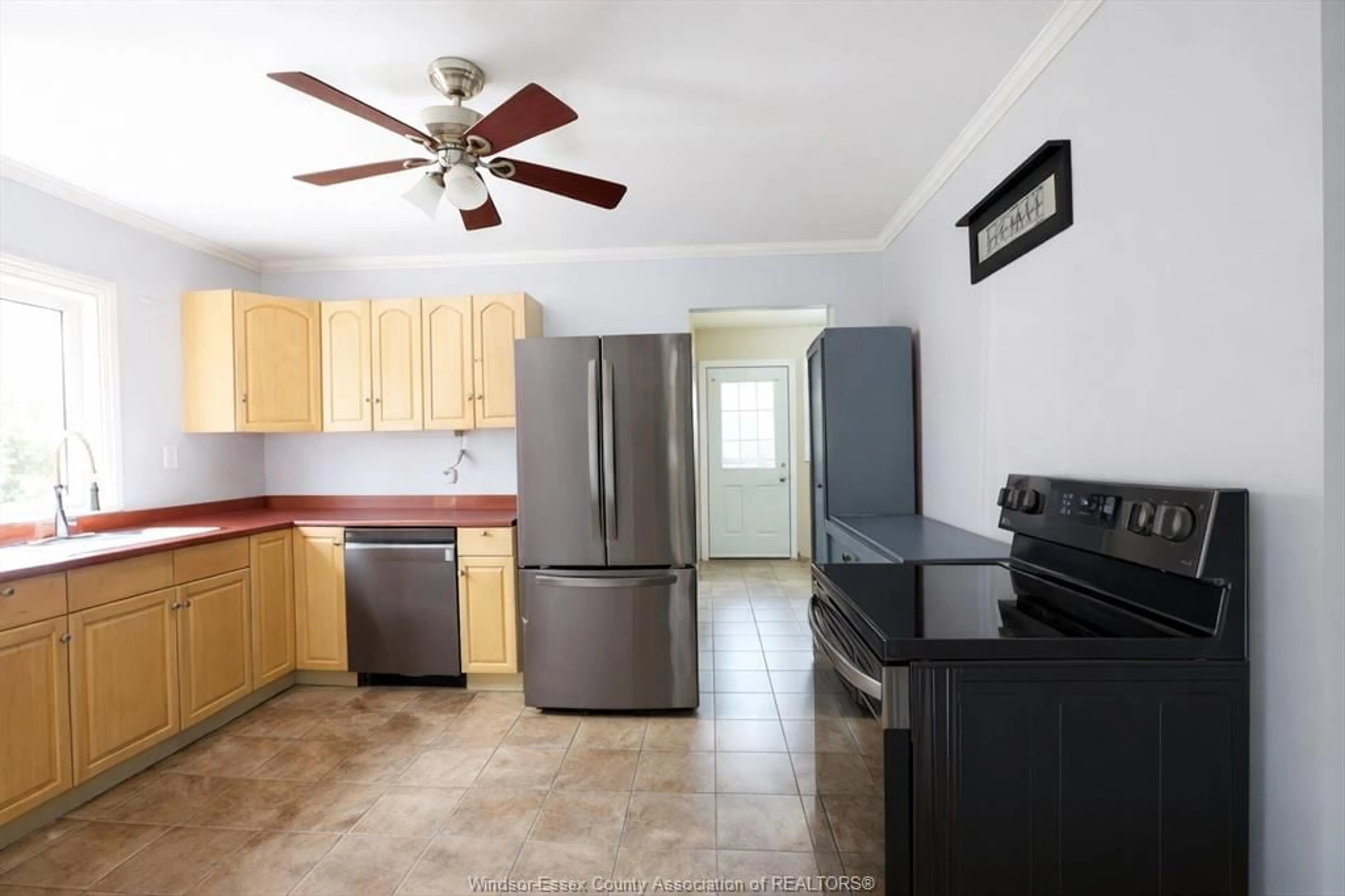 Standard kitchen, ceramic/tile floor for 147 Allison Ave, Harrow Ontario N0R 1G0