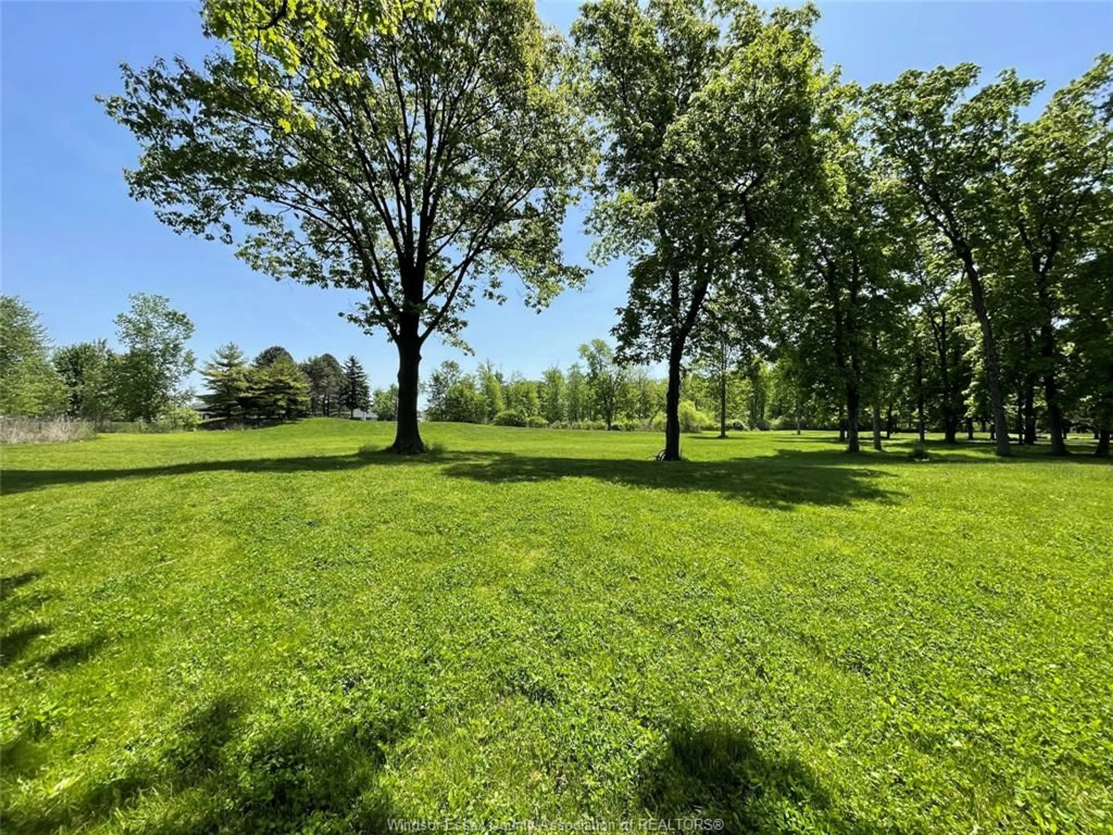 Unknown for 329 Crystal Bay Drive, Amherstburg Ontario N9V 4A7