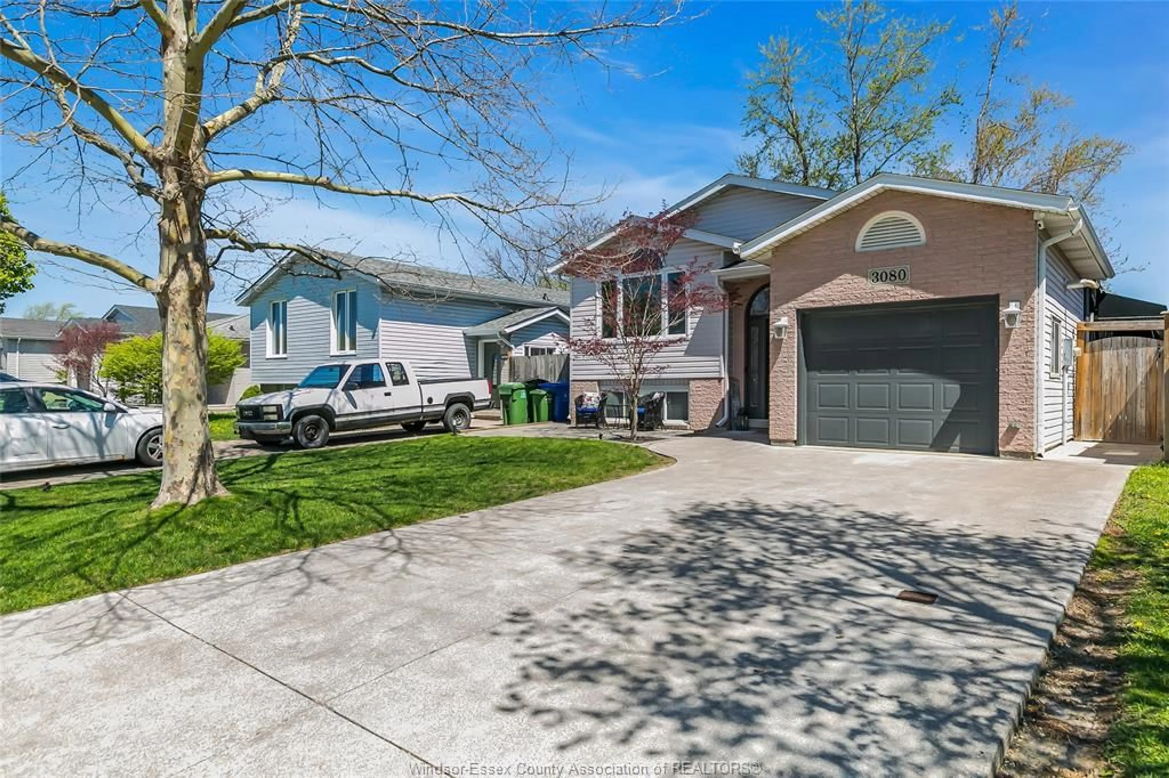 Unknown for 3080 LOEBACH Dr, Windsor Ontario N8T 3M8