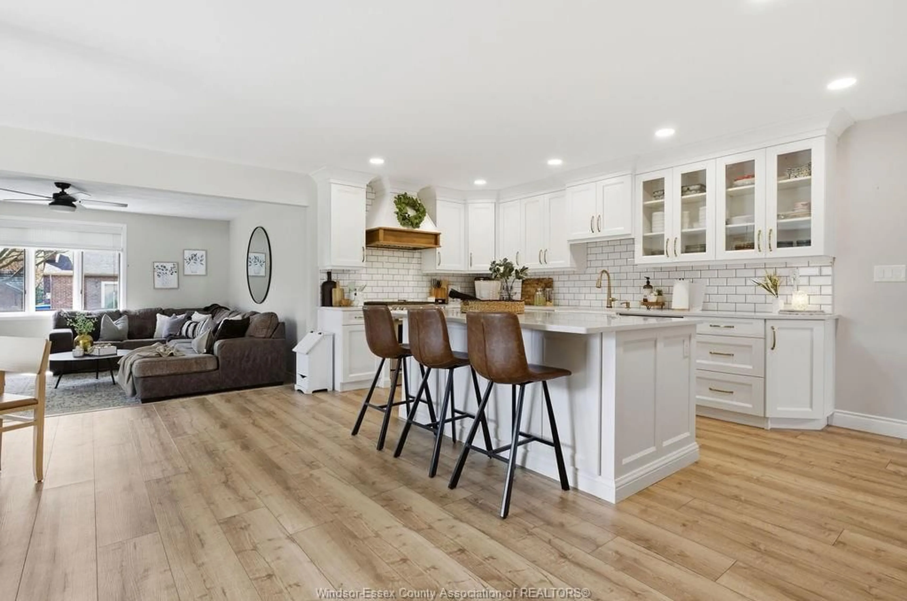 Open concept kitchen, wood/laminate floor for 12311 VICKERY Lane, Tecumseh Ontario N9K 1B5