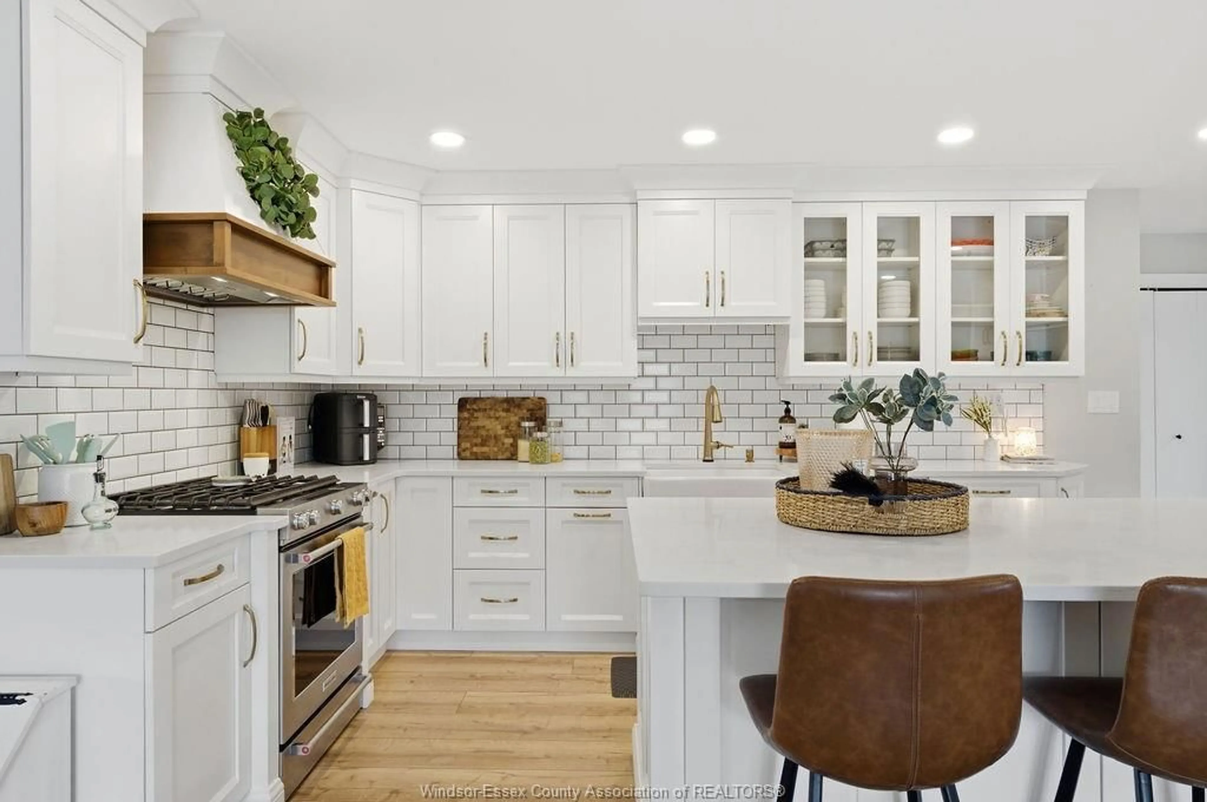 Open concept kitchen, ceramic/tile floor for 12311 VICKERY Lane, Tecumseh Ontario N9K 1B5