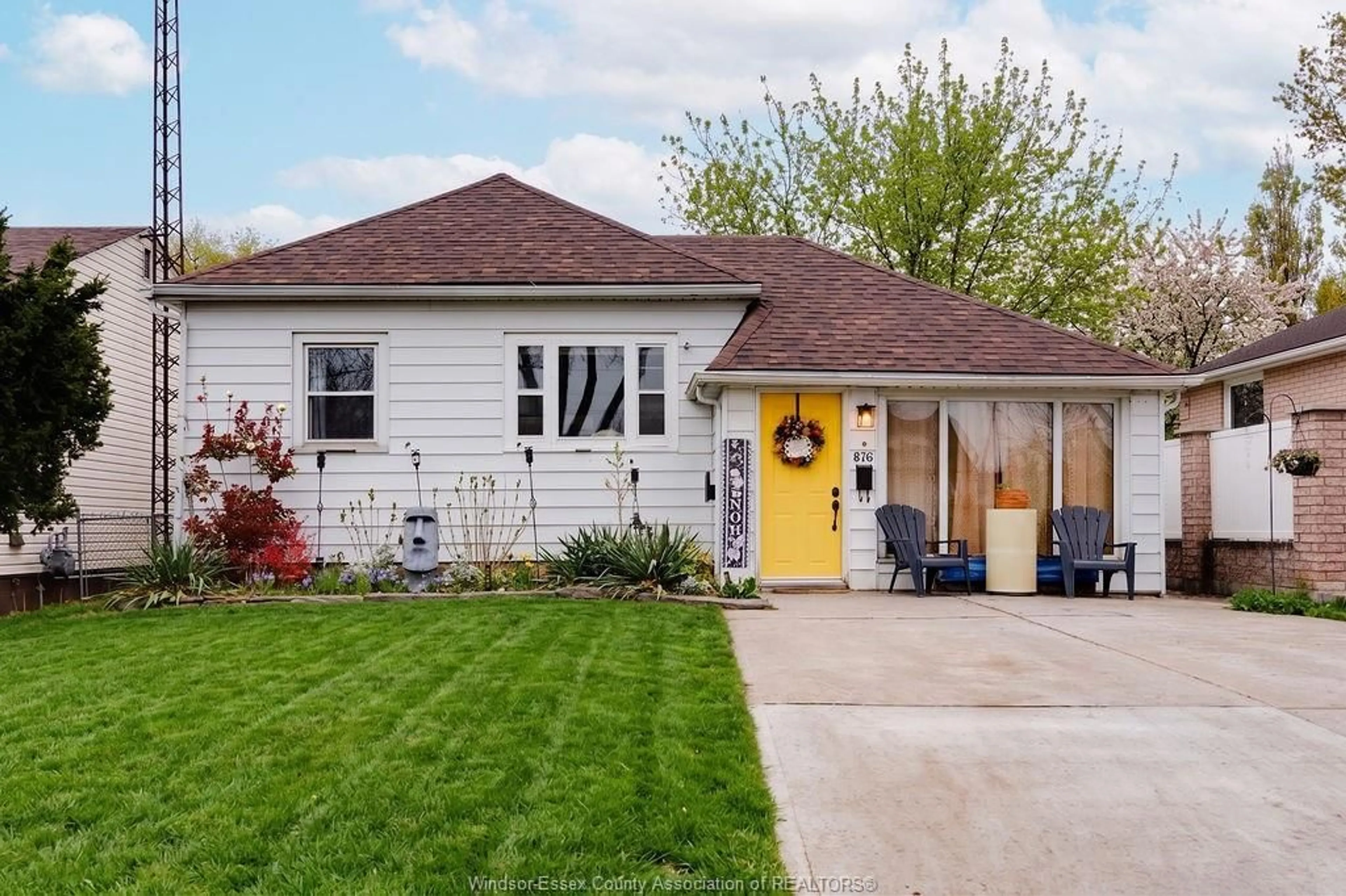 Home with vinyl exterior material, street for 876 WESTMINSTER Blvd, Windsor Ontario N8S 2C1