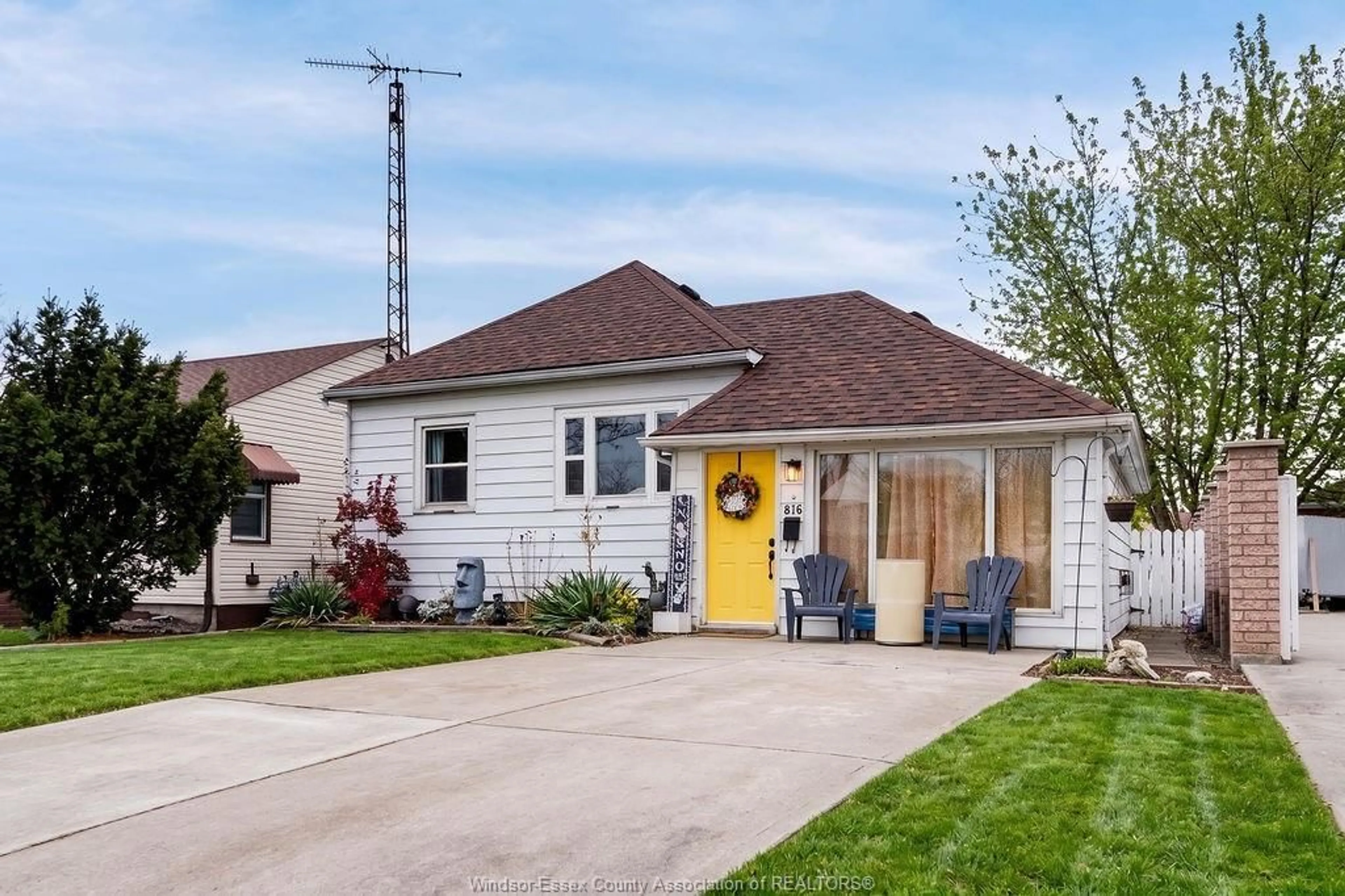 Home with vinyl exterior material, street for 876 WESTMINSTER Blvd, Windsor Ontario N8S 2C1