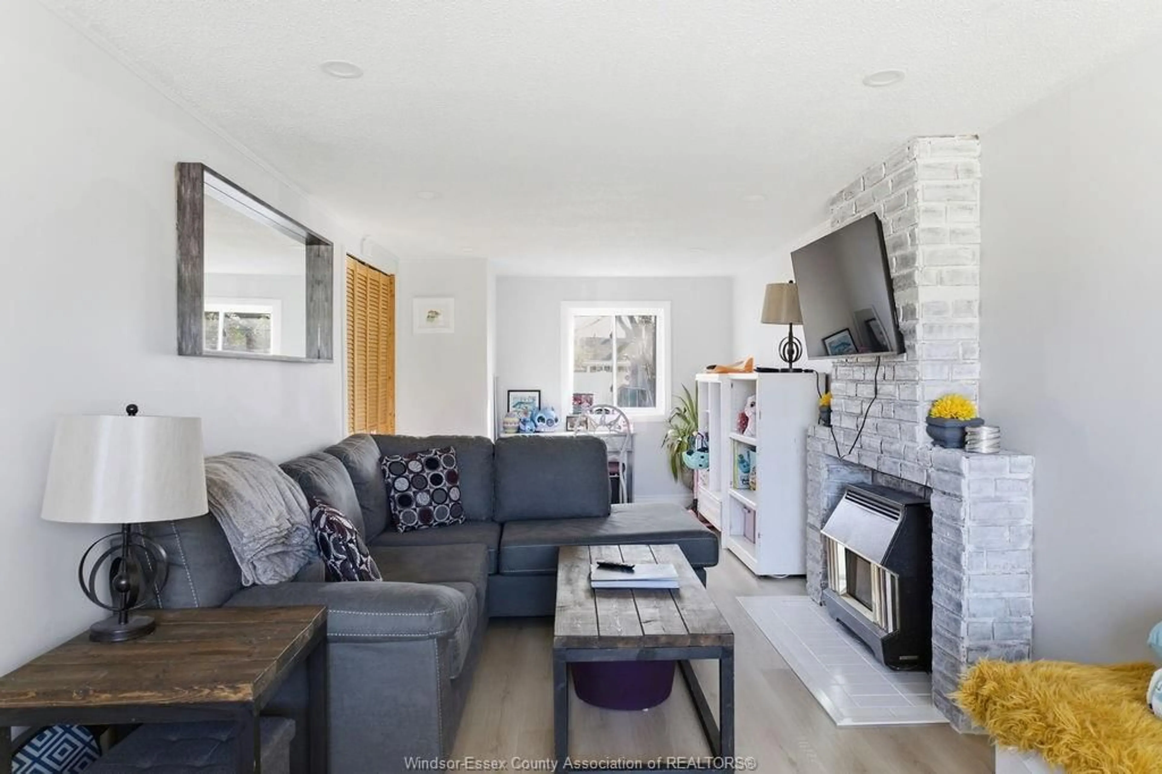 Living room with furniture, unknown for 876 WESTMINSTER Blvd, Windsor Ontario N8S 2C1