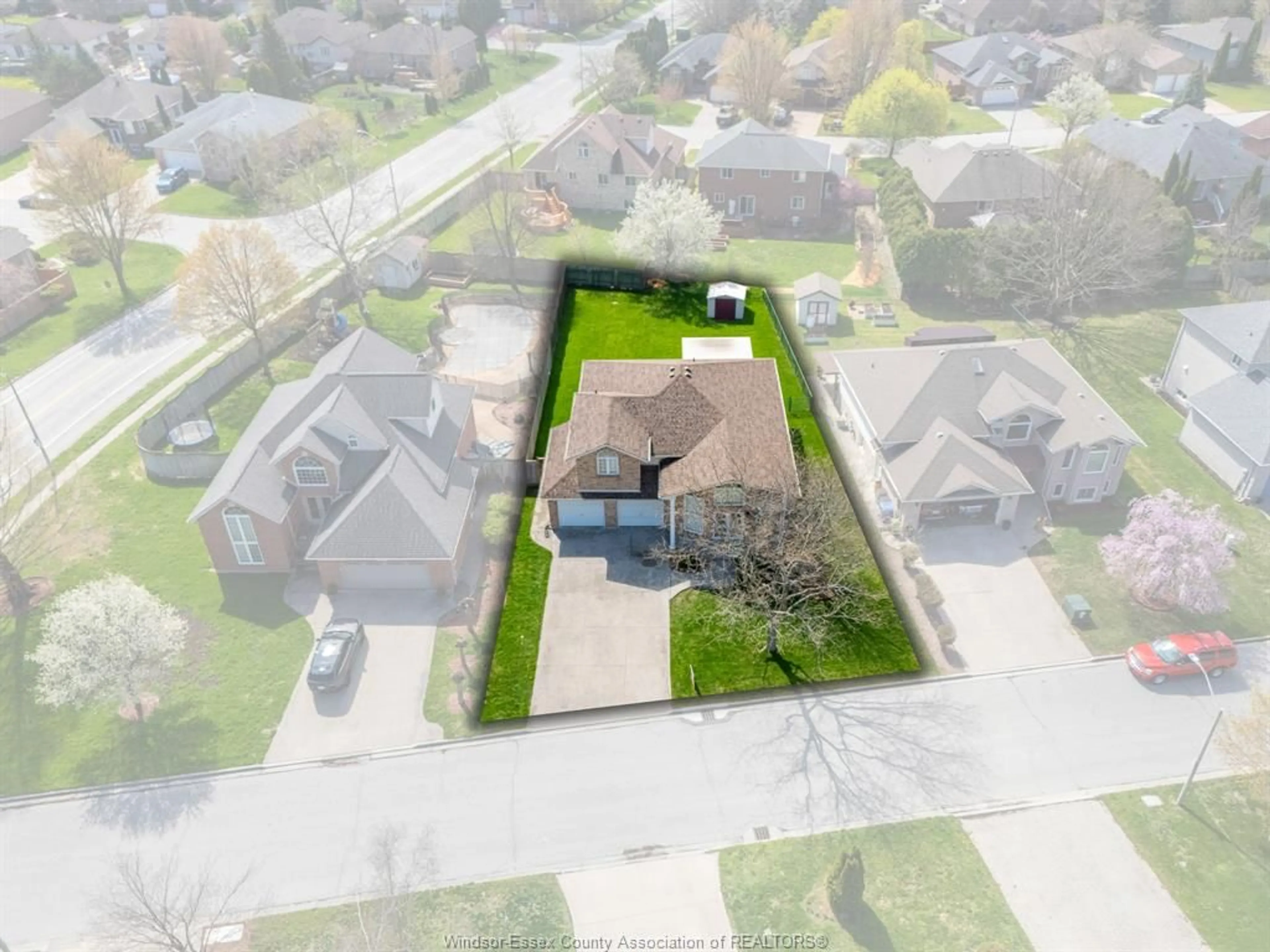A pic from outside/outdoor area/front of a property/back of a property/a pic from drone, street for 4425 Cherry Hill Rd, Windsor Ontario N9G 2P5