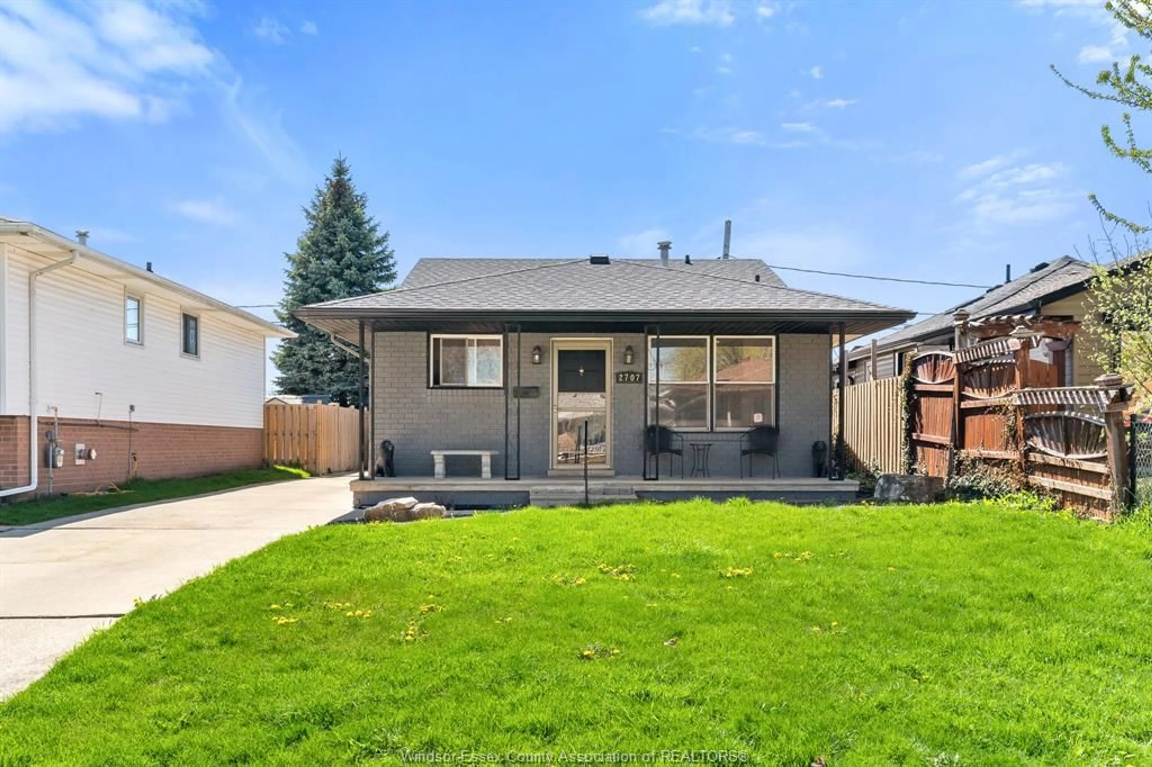 Home with vinyl exterior material, street for 2707 ALEXIS Rd, Windsor Ontario N8W 4A1